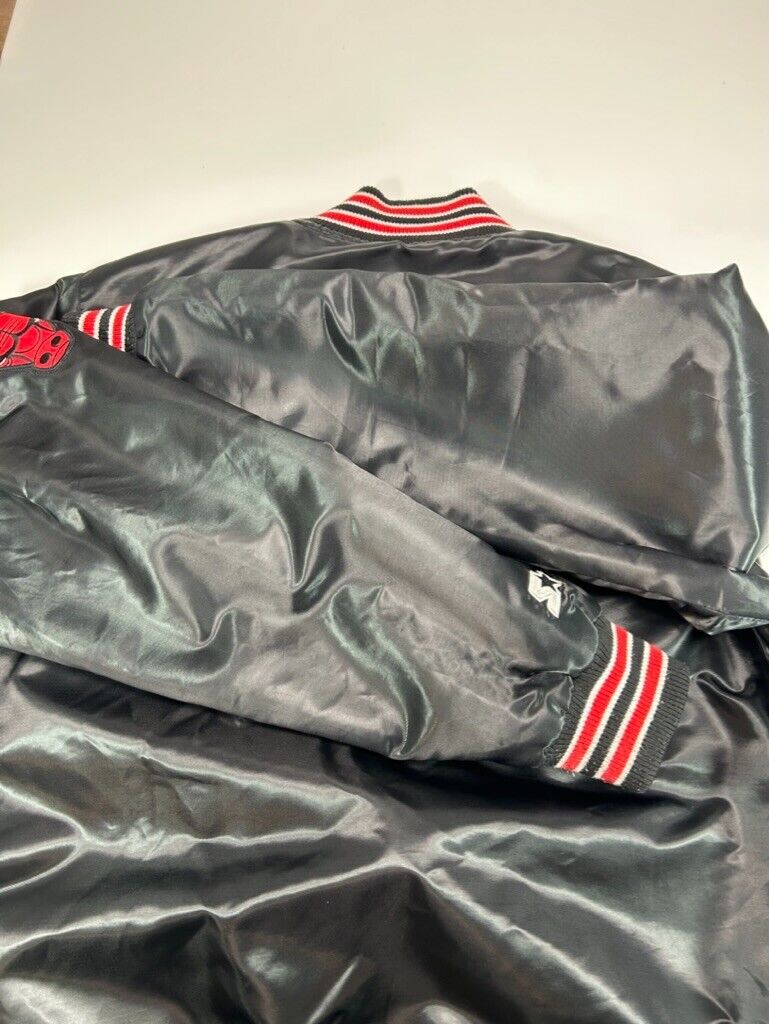 Chicago Bulls NBA Arc Spell Out Satin Bomber Basketball Starter Jacket Sz Large