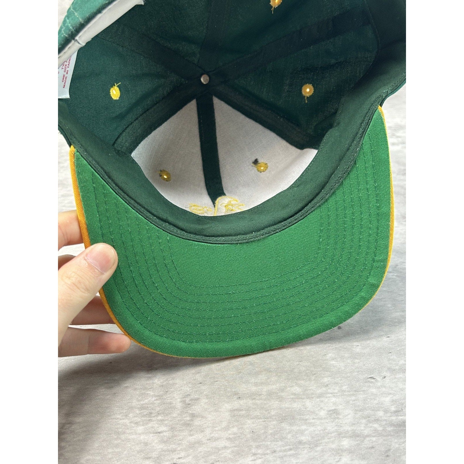 Vintage 90s Oakland Athletics MLB Embroidered Logo Snapback Hat OSFA