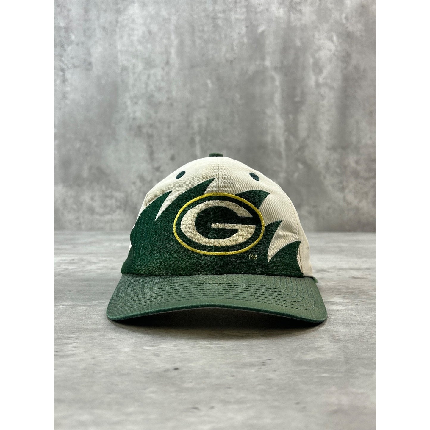 Vintage Green Bay Packers NFL Embroidered Logo Sharktooth Snapback Hat OSFA