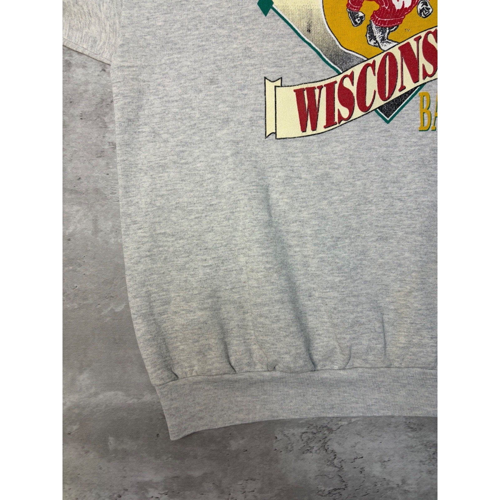 Vintage 90s Wisconsin Badgers NCAA Spellout Logo Graphic Sweatshirt Size XL