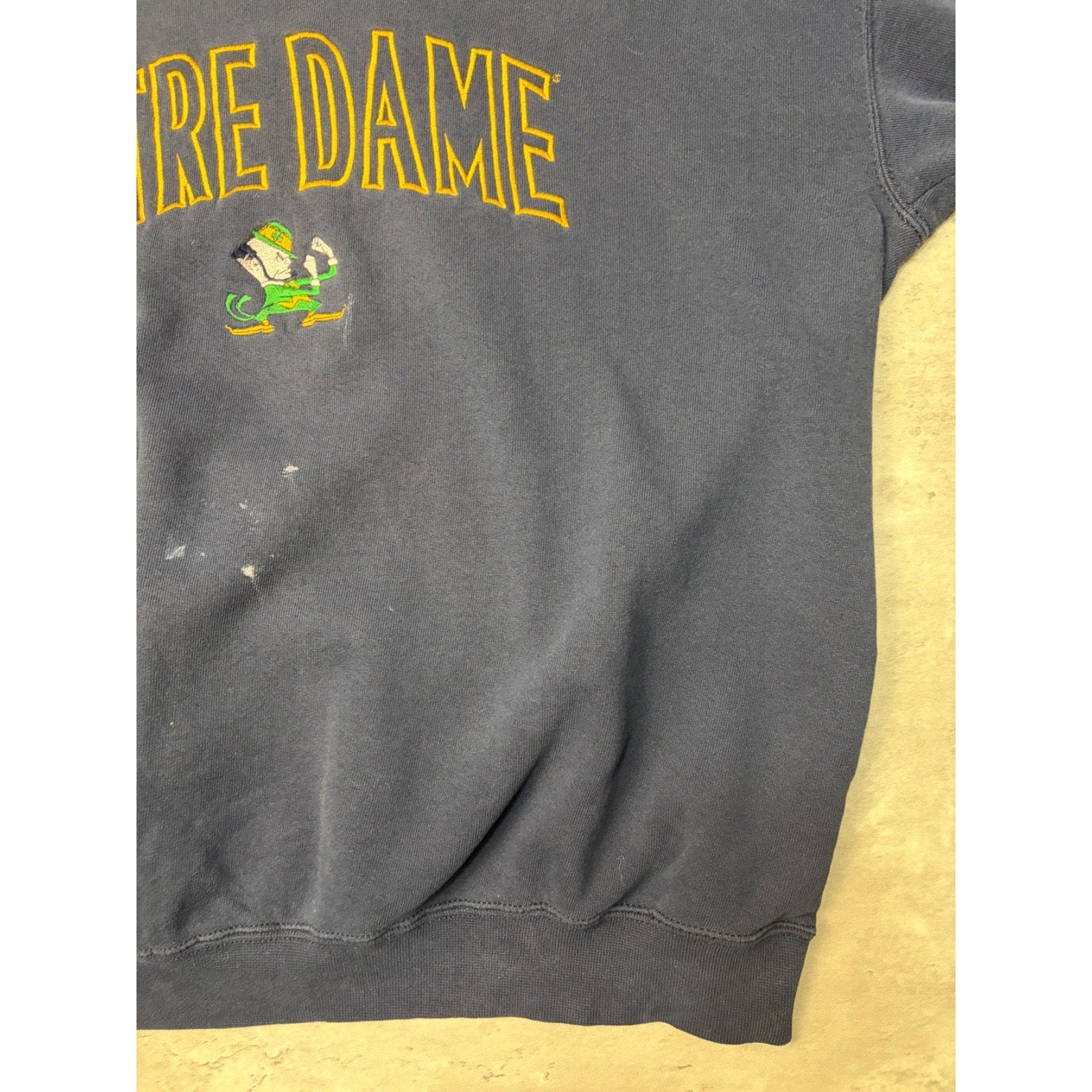Vintage Notre Dame Fighting Irish Embroidered Spellout Logo Sweatshirt Size XL