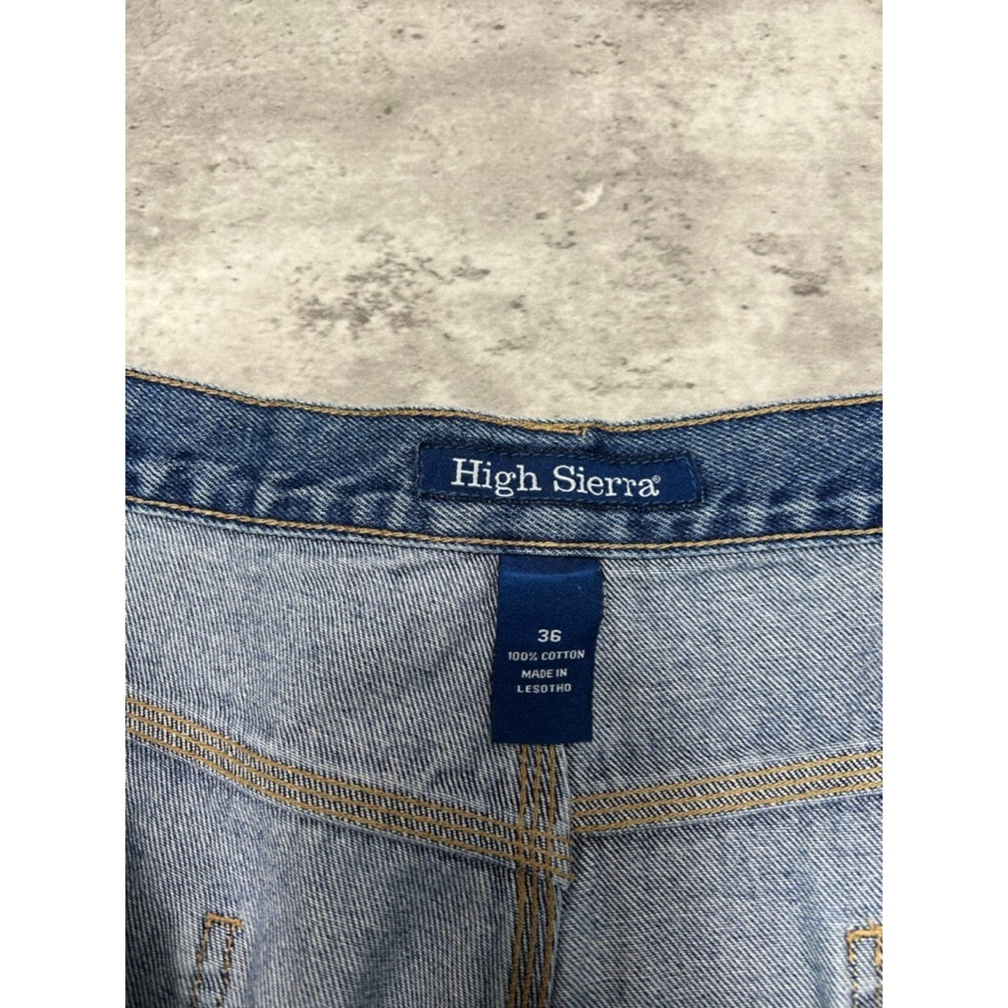 Vintage High Sierra Medium Wash Denim Shorts Size 35 Blue