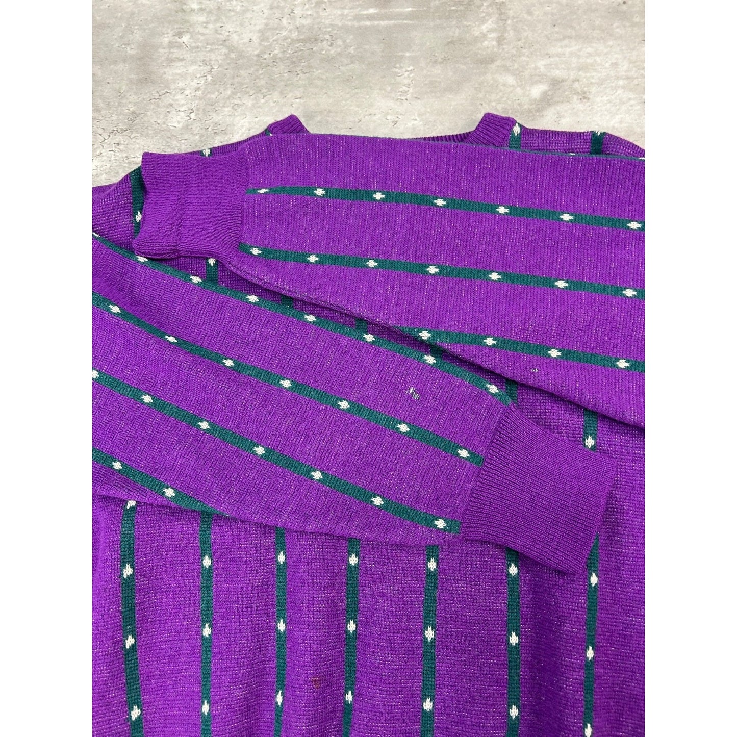 Vintage 90s Izod Diamond Striped Print Pullover Knit Sweater Size Large