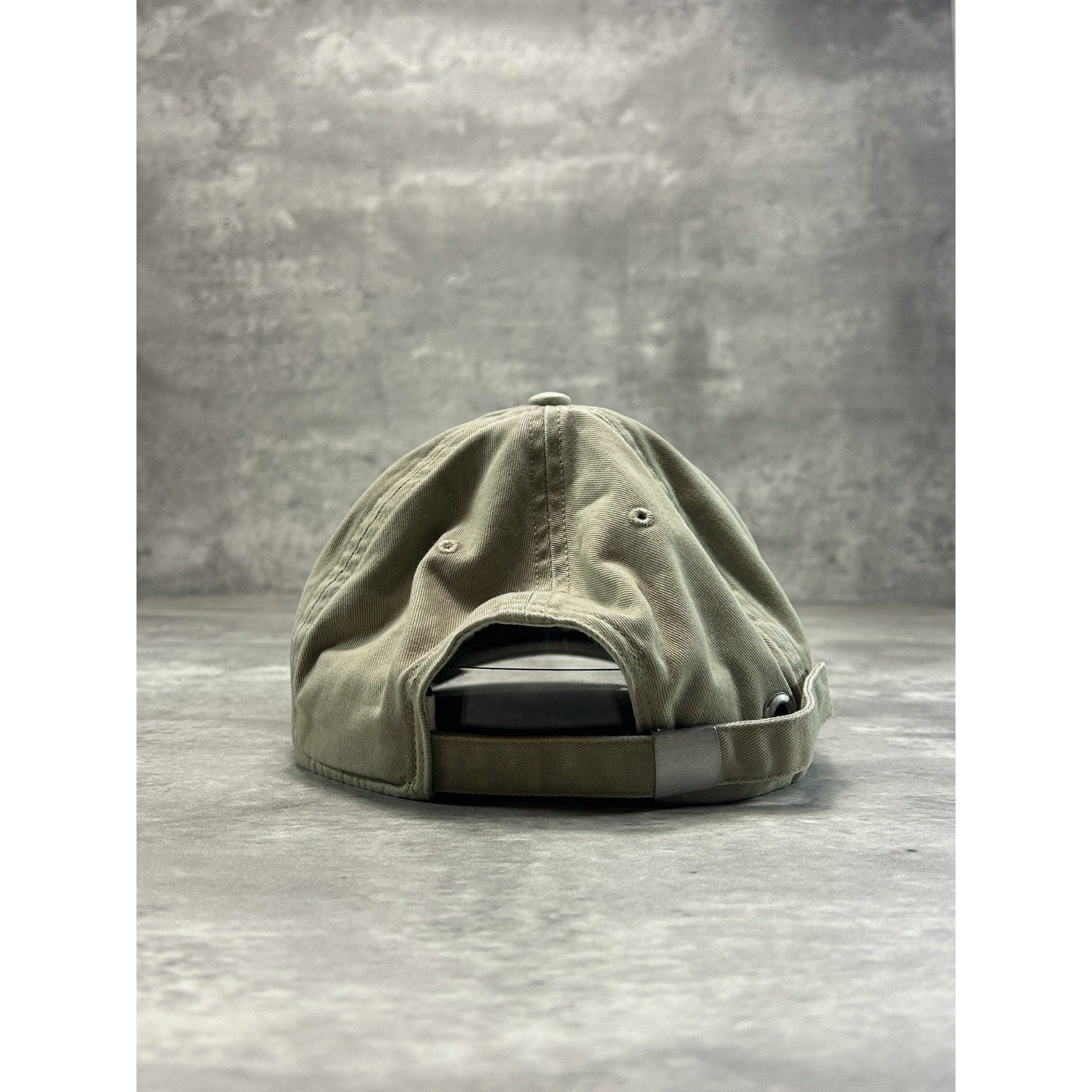 Vintage Gap Embroidered Arc Spellout Strapback Hat OSFA Beige
