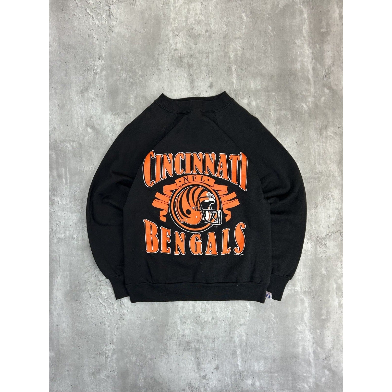 Vintage 90s Cincinnati Bengals NFL Helmet Spellout Graphic Sweatshirt Size Small