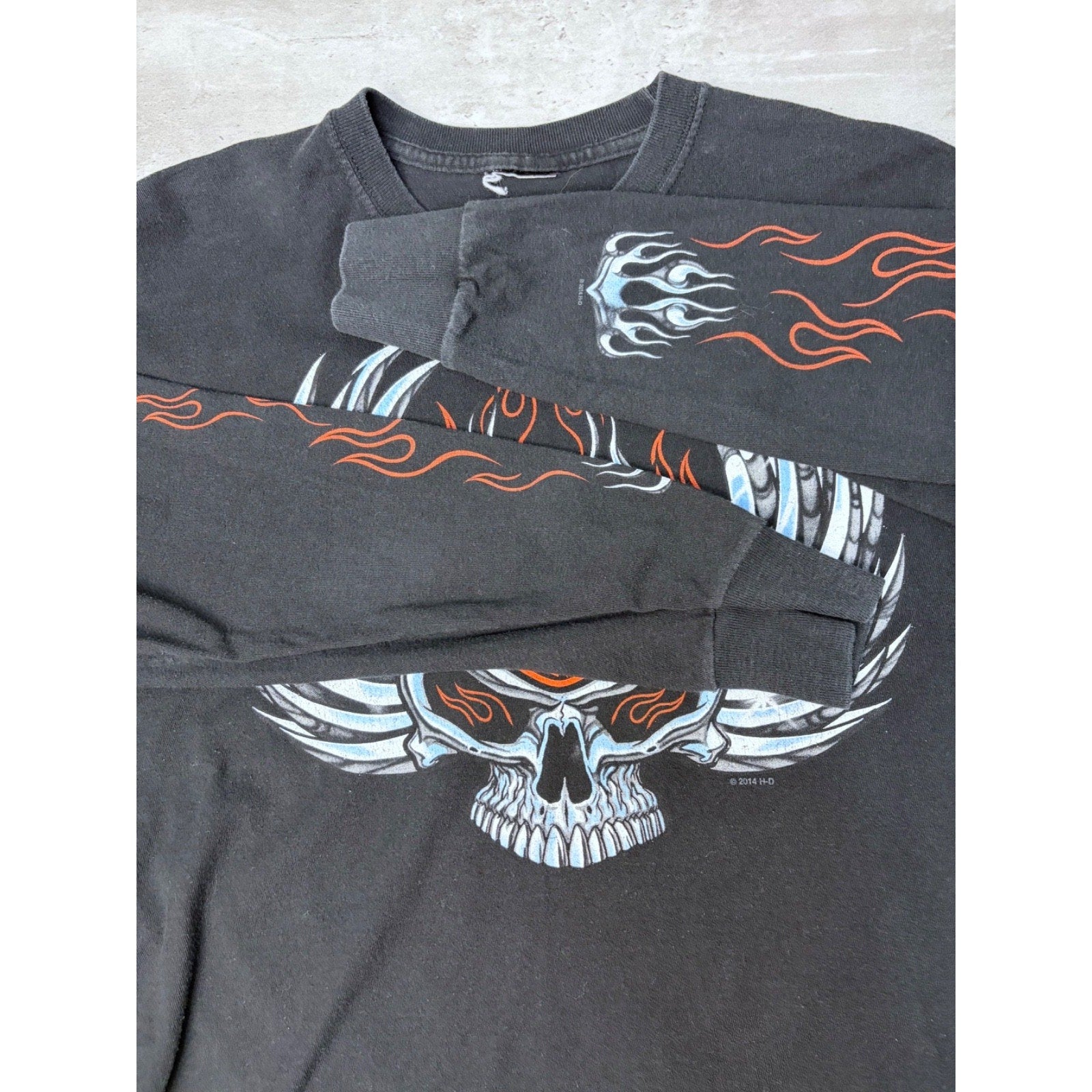Harley Davidson Flaming Chrome Skull Graphic Long Sleeve T-Shirt Size Medium