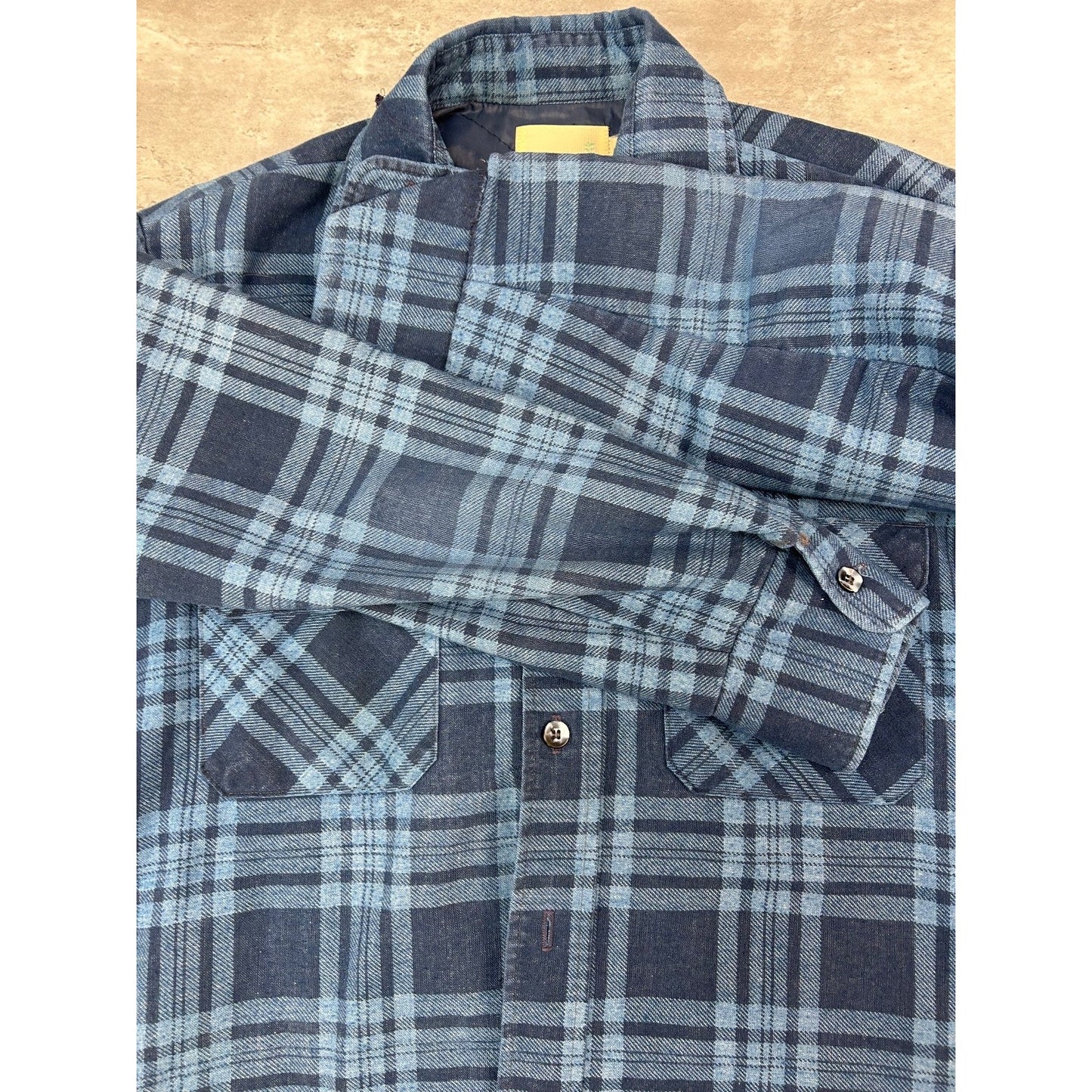 Vintage 80s/90s Insulated Plaid Long Sleeve Button Up Shirt Size Medium