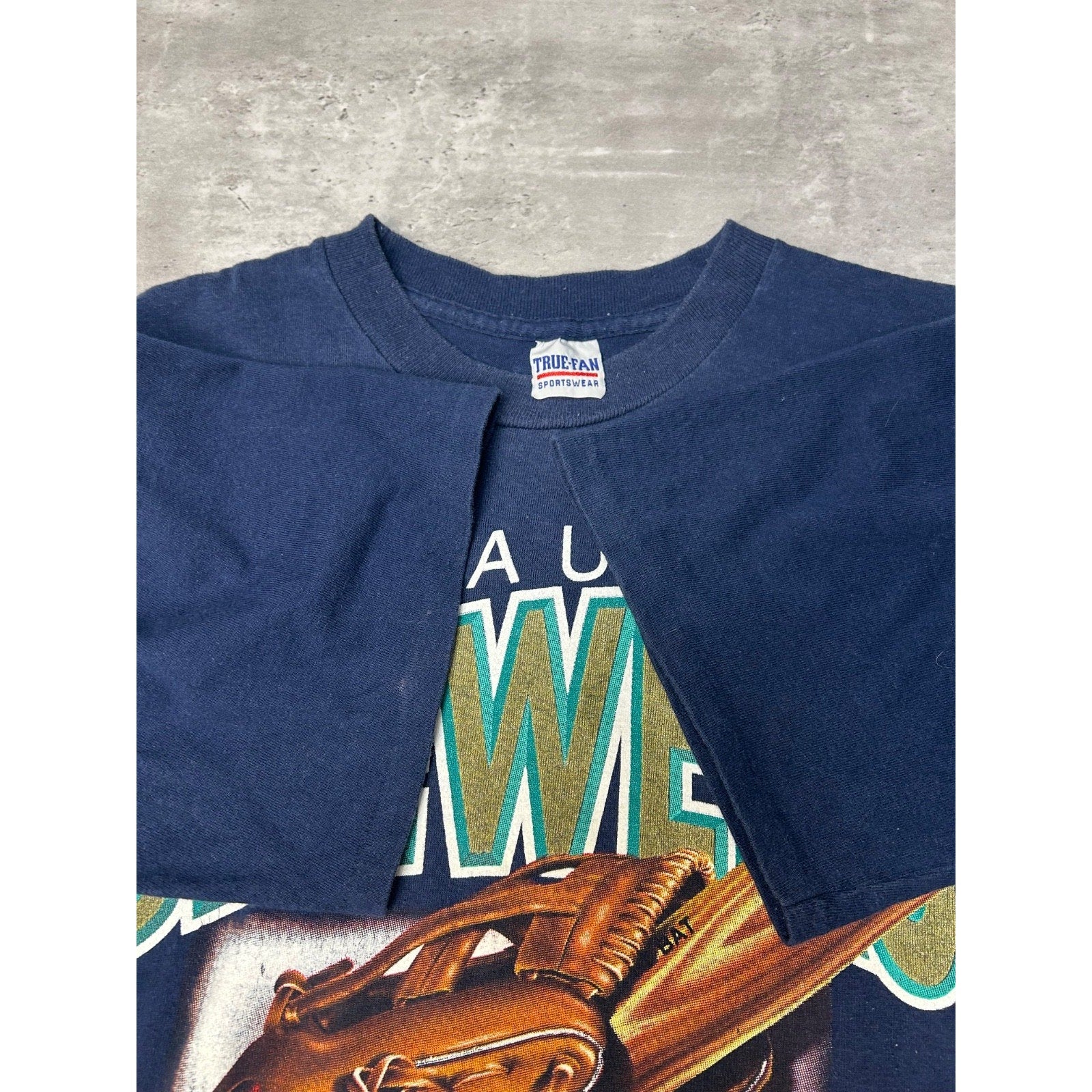 Vintage 1998 Milwaukee Brewers MLB Equipment Graphic Baseball T-Shirt Size Large