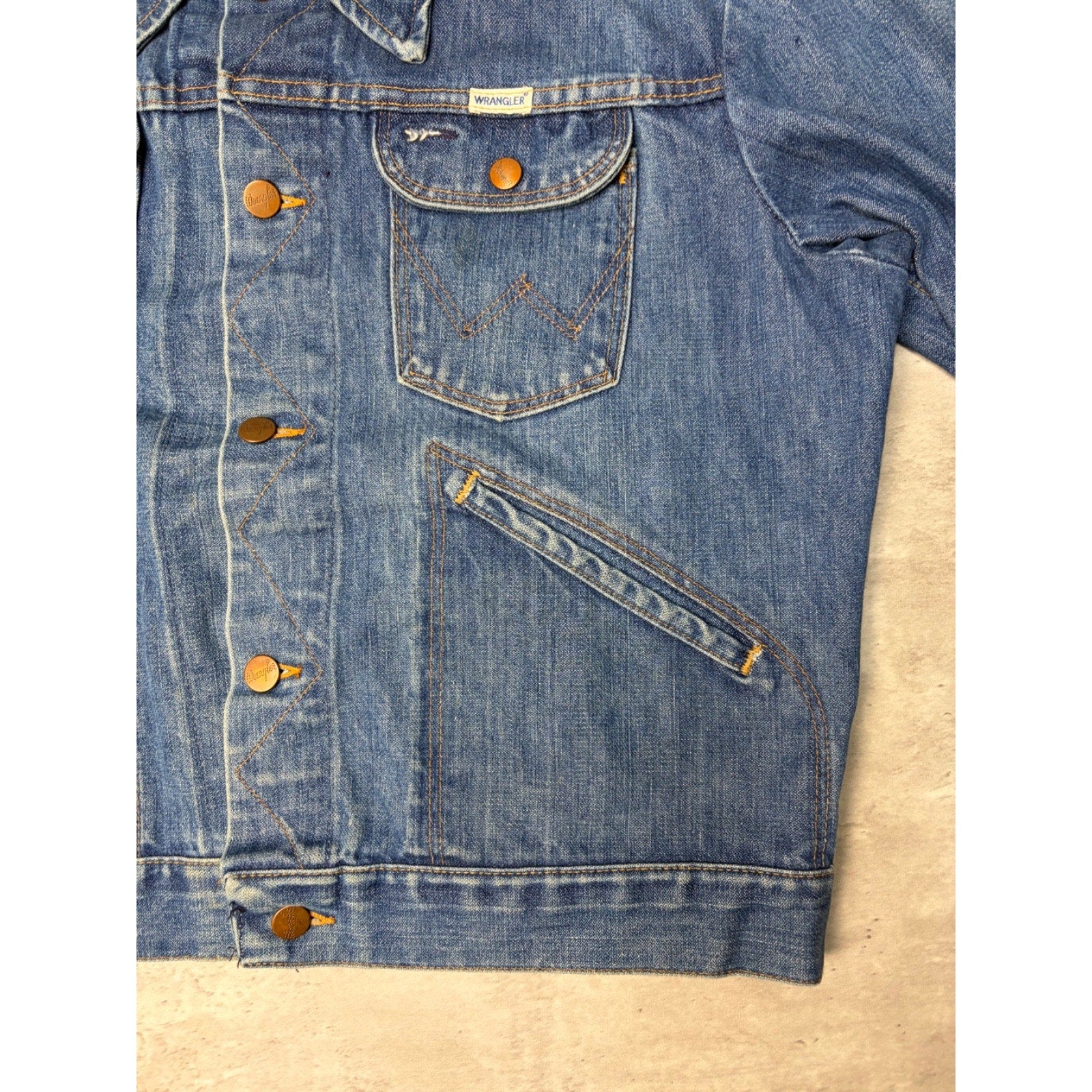 Vintage 1970s Wrangler Dark Wash Denim 4 Pocket Trucker Jacket Size Small