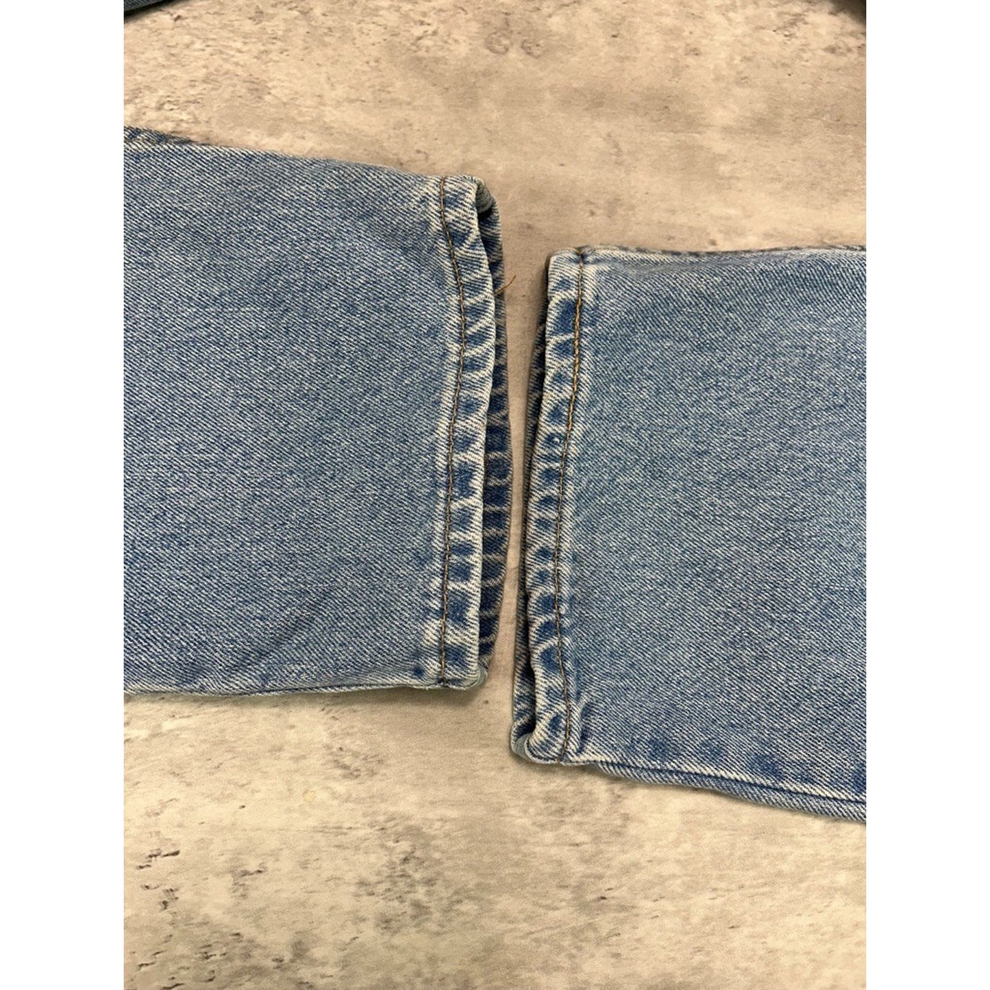 Vintage Levis Red Tab 550 Relaxed Fit Light Wash Denim Pants Size 37 Blue