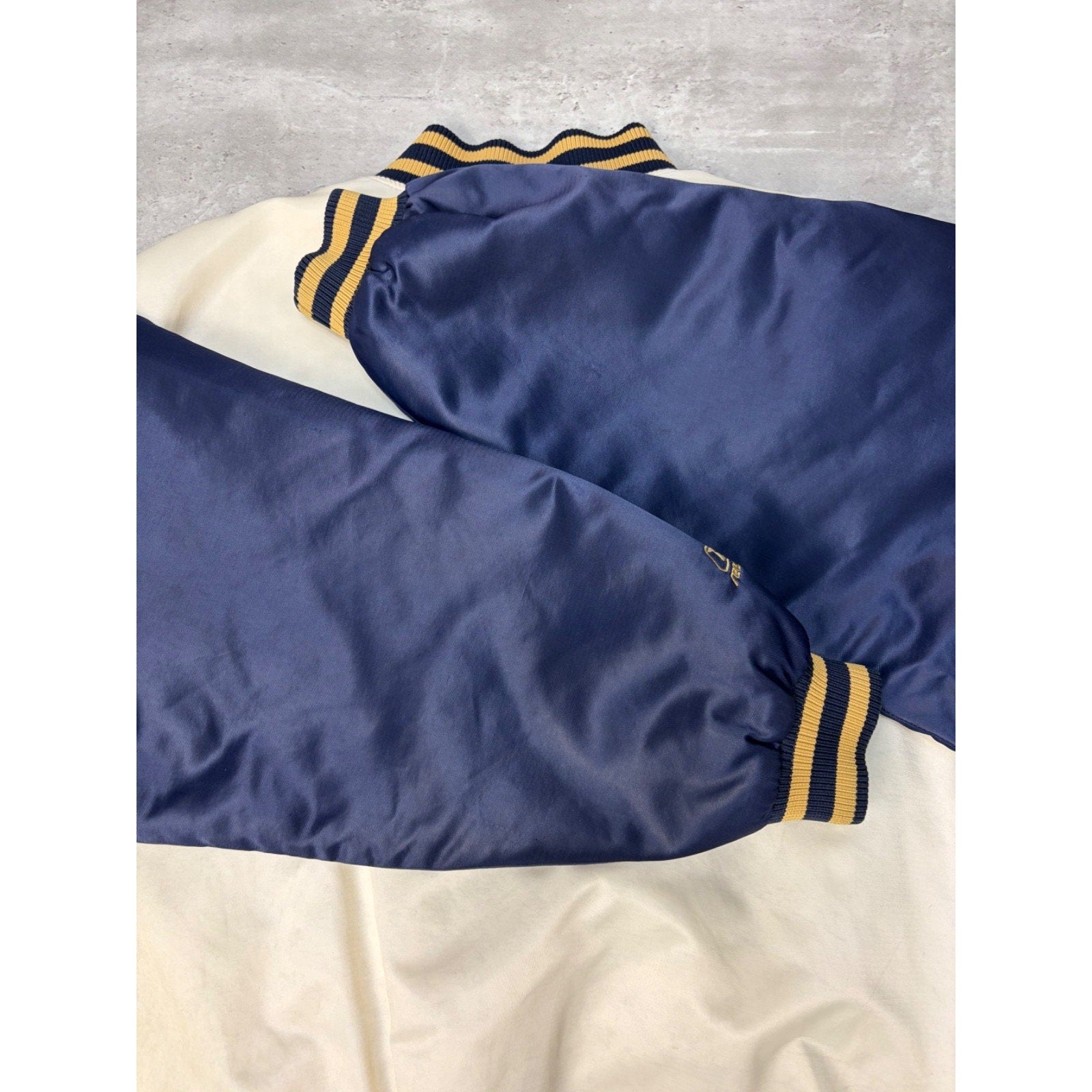 Vintage St Louis Rams NFL Reebok Football Bomber Jacket Size Large