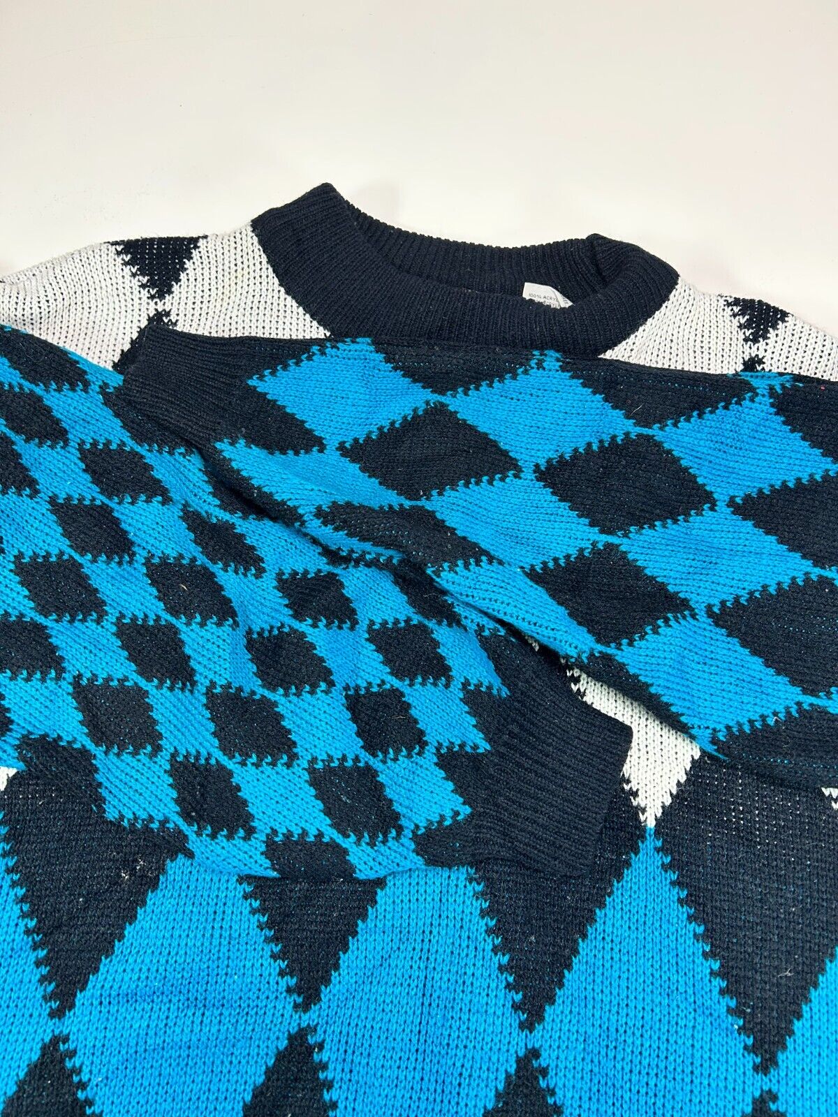 Vintage 90s Yes Diamond Print Pull Over Knit Sweater Size Medium