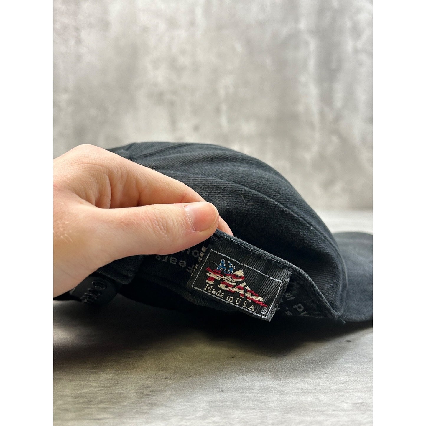 Vintage 90s No Fear Embroidered Spellout Two Tone Snapback Hat OSFA