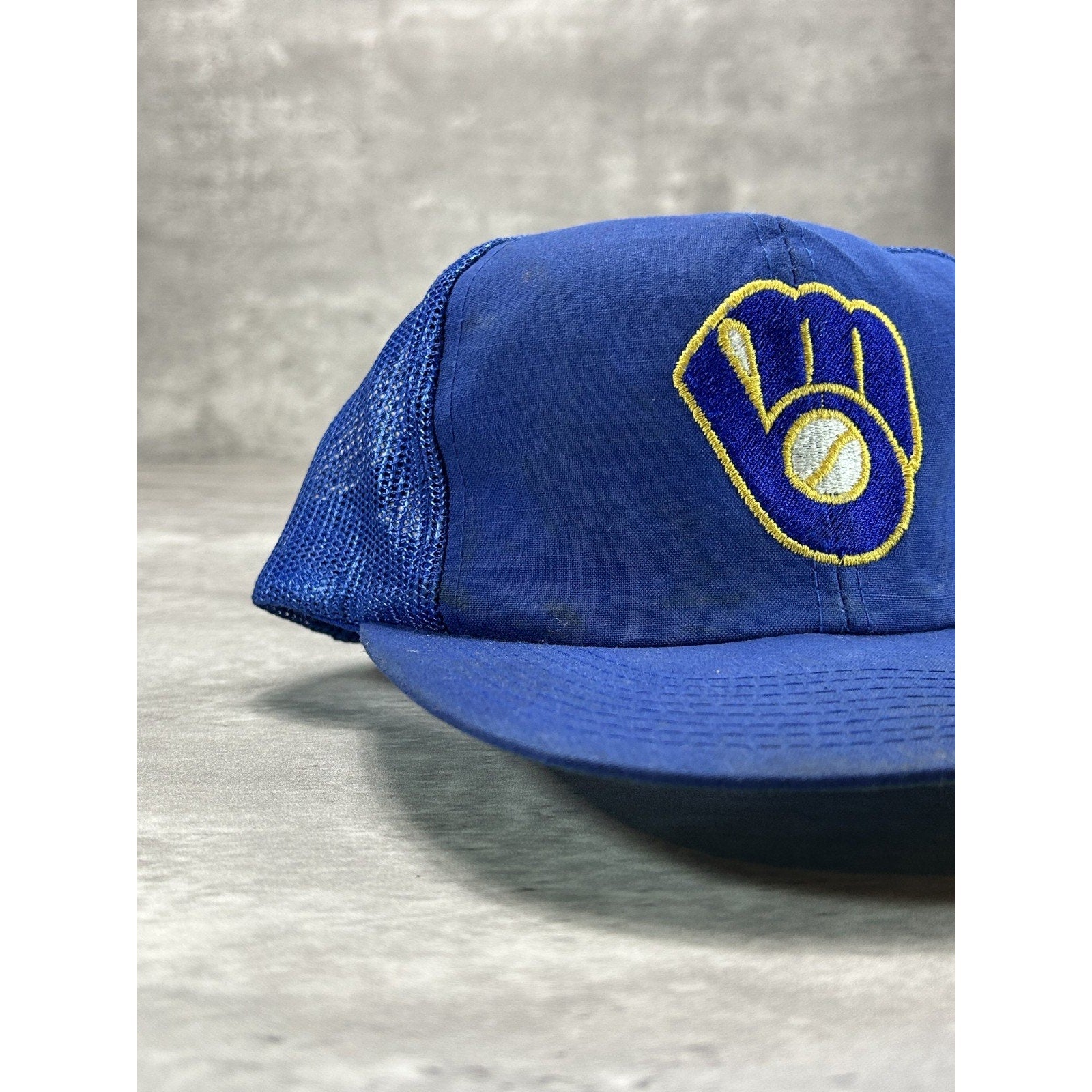 Vintage 80s/90s Milwaukee Brewers MLB Embroidered Logo Trucker Snapback Hat OSFA
