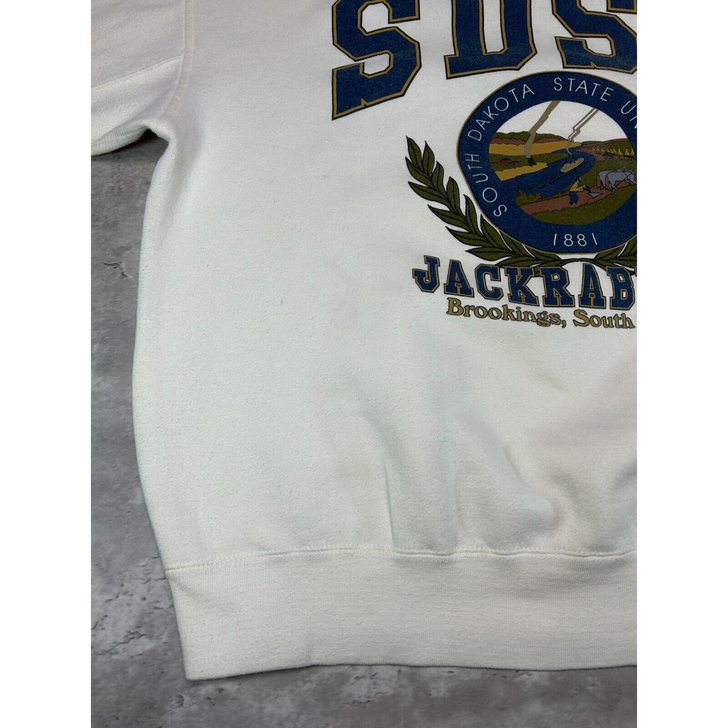 Vintage 90s SDSU Jackrabbits NCAA Collegiate Crest Graphic Sweatshirt Size Large