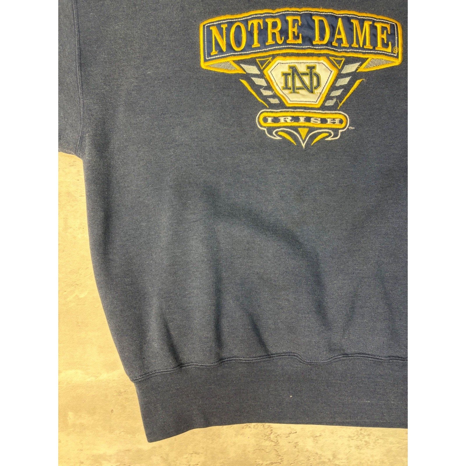 90s Notre Dame Fighting Irish NCAA Embroidered Spellout Sweatshirt Size Large