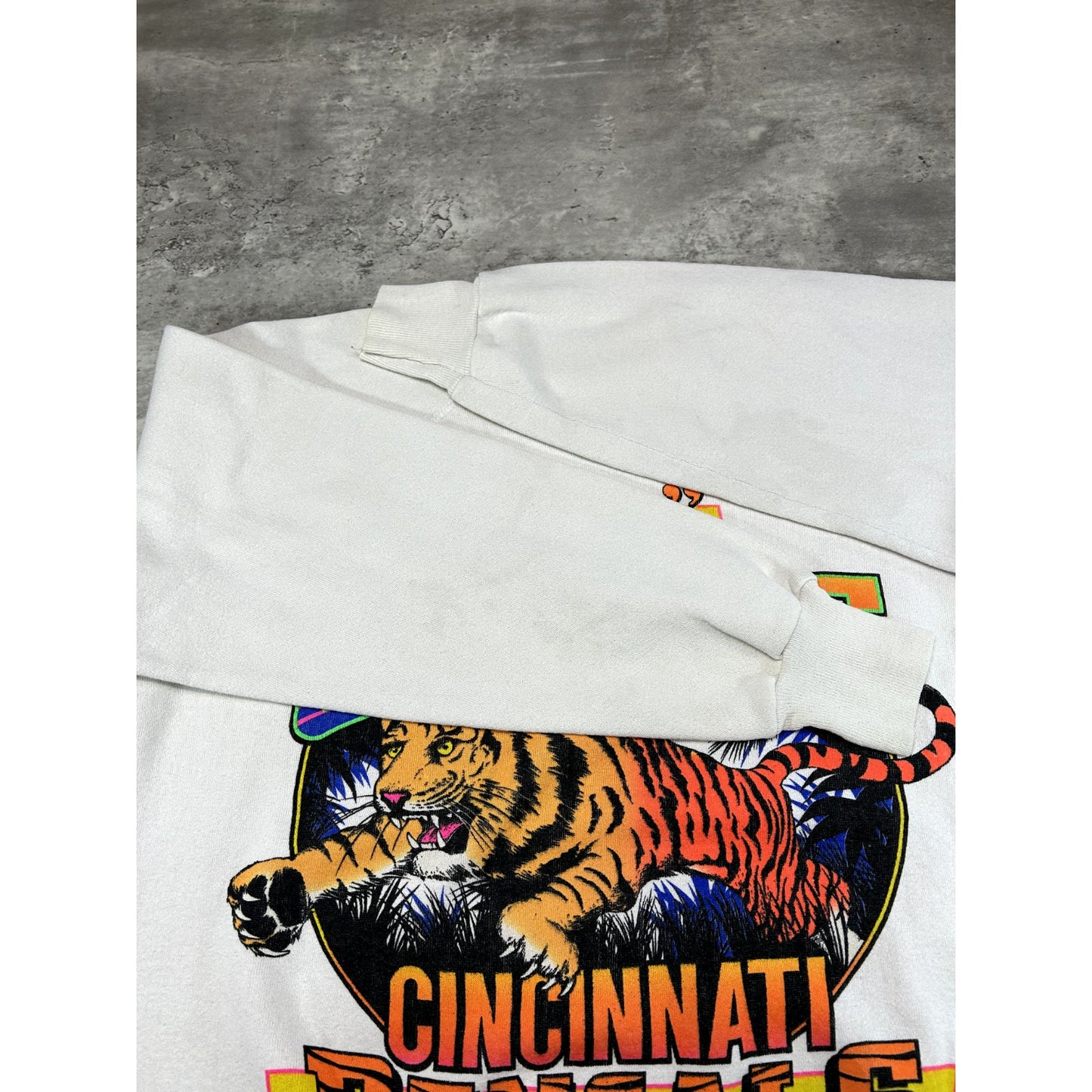 Vintage 1989 Cincinnati Bengals NFL The Jungle Football Graphic Sweatshirt Sz XL