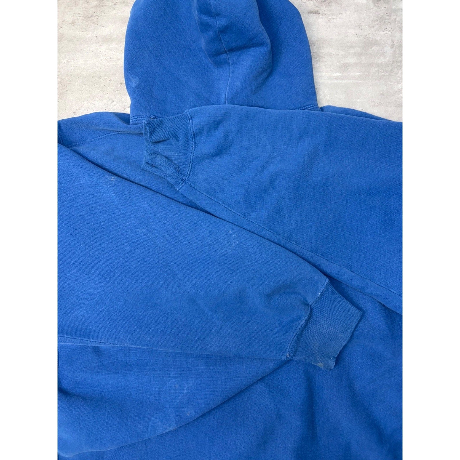 Vintage Uconn Huskies NCAA Embroidered Arc Spellout Hooded Sweatshirt Size XL