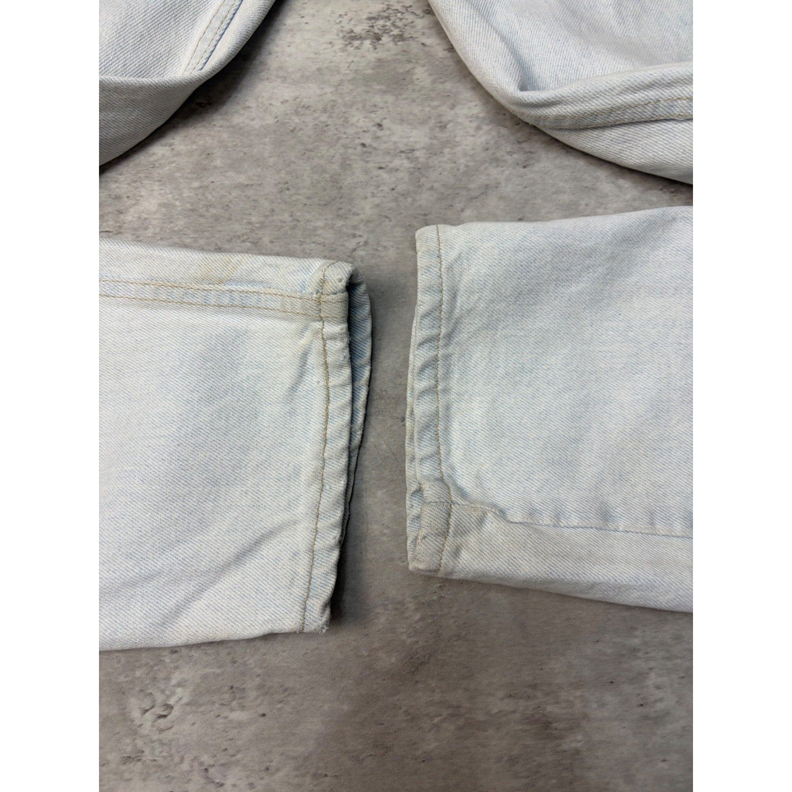 VTG 90s Levis 550 Red Tab Relaxed Fit Taper Leg Light Wash Denim Pants Size 31