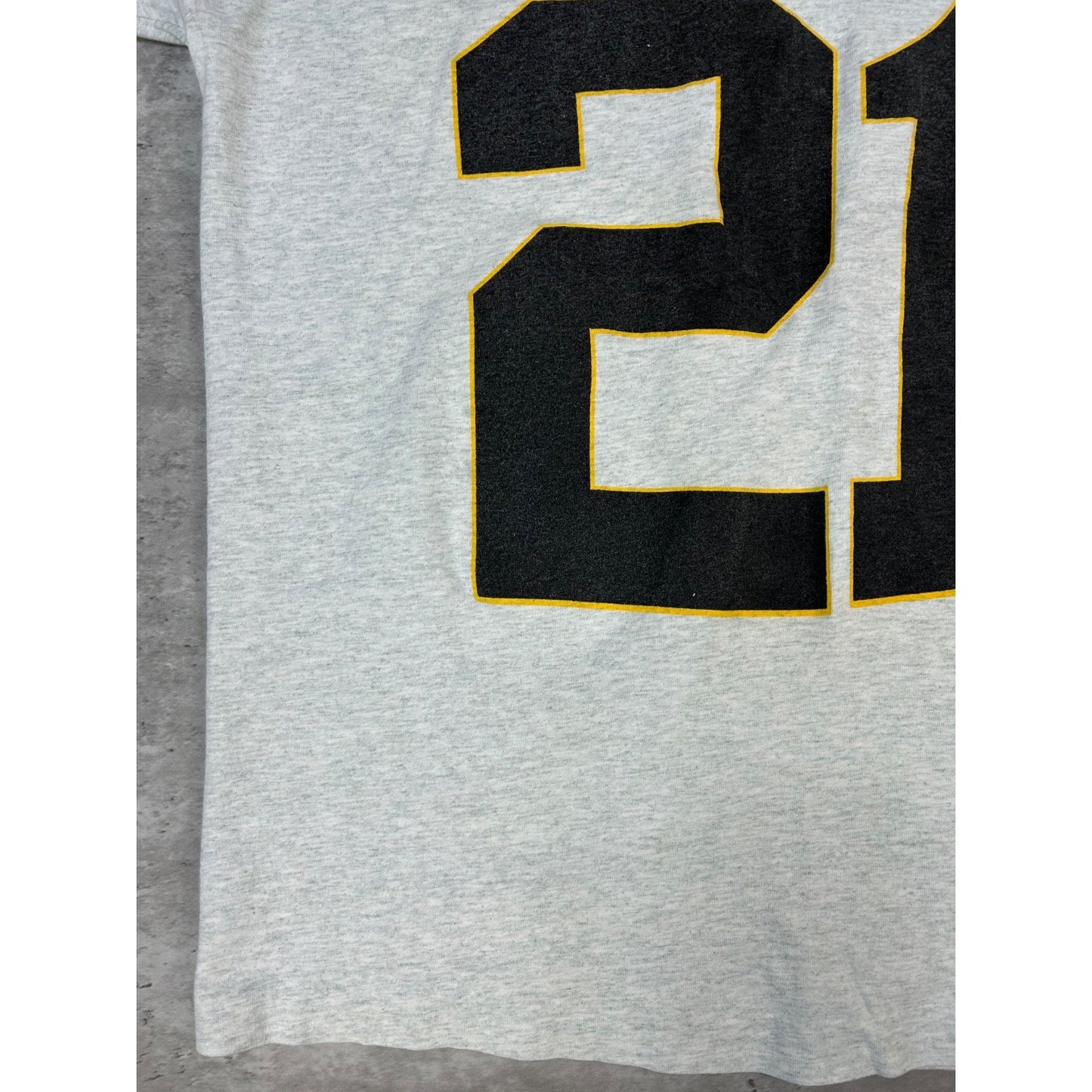 Vintage 1994 Roberto Clemente #21 Pittsburgh Pirates MLB Graphic T-Shirt Size XL