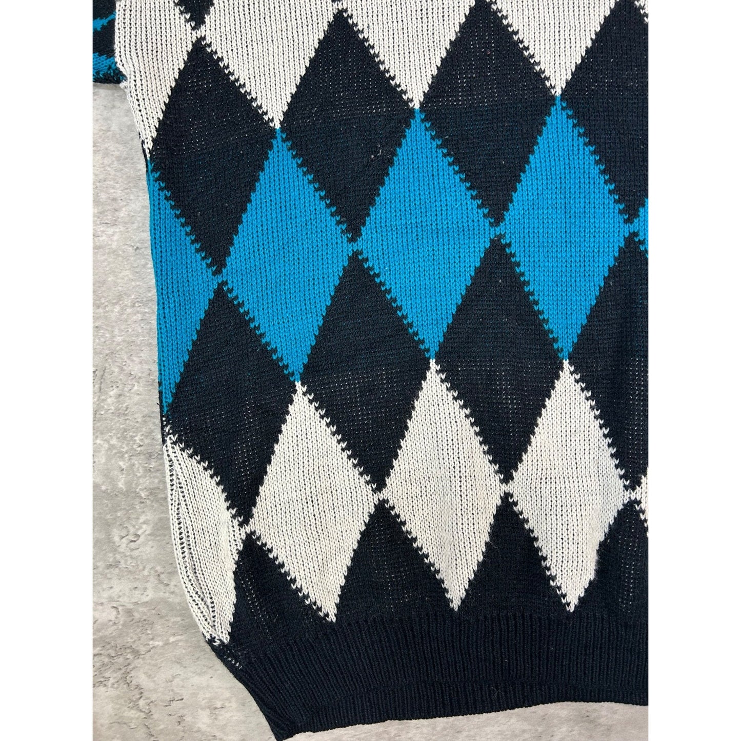 Vintage 80s/90s Yes Diamond Print Pullover Ribbed Knit Sweater Size Medium