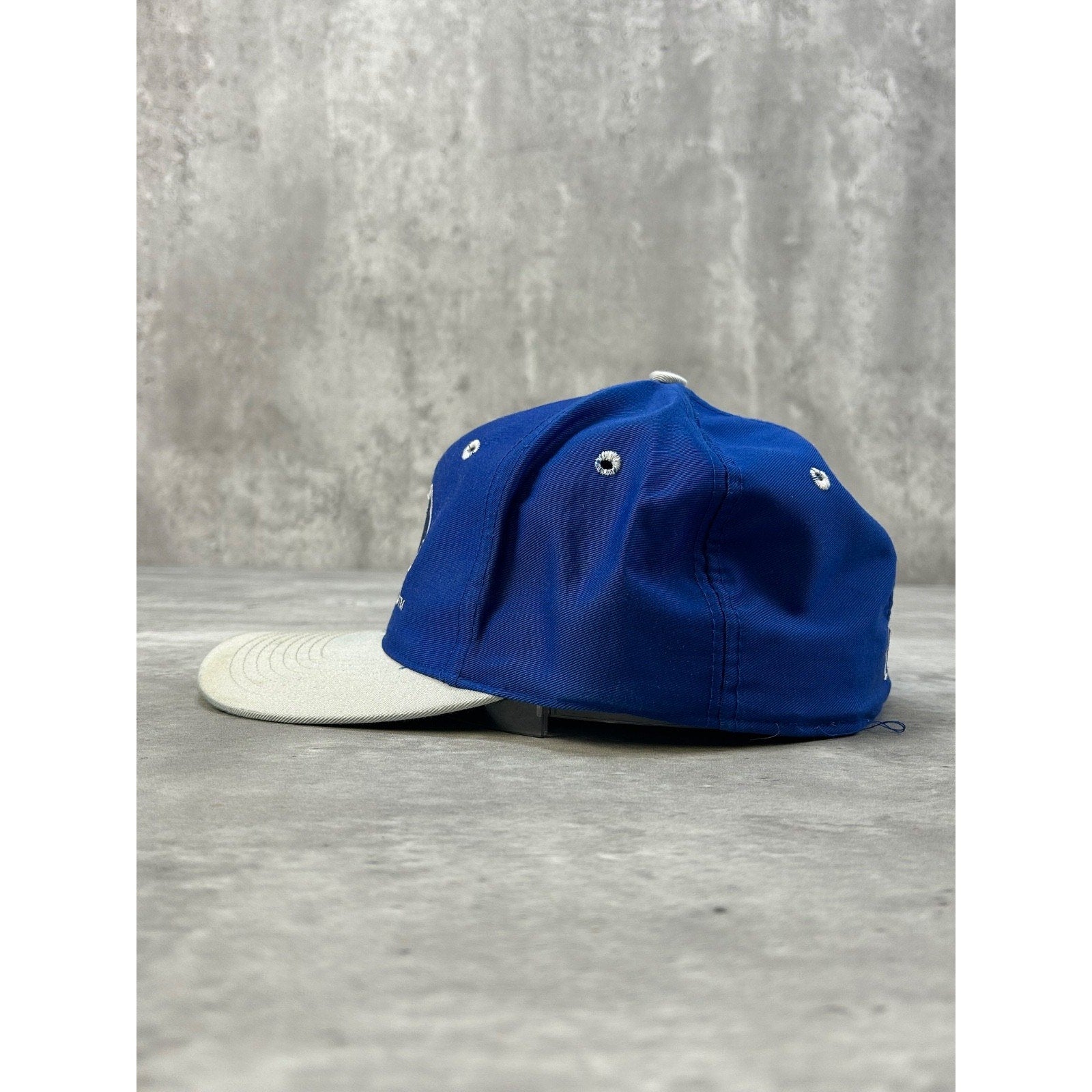 Vintage 90s Detroit Lions NFL Embroidered Logo Football Fitted Hat Size 7 1/4