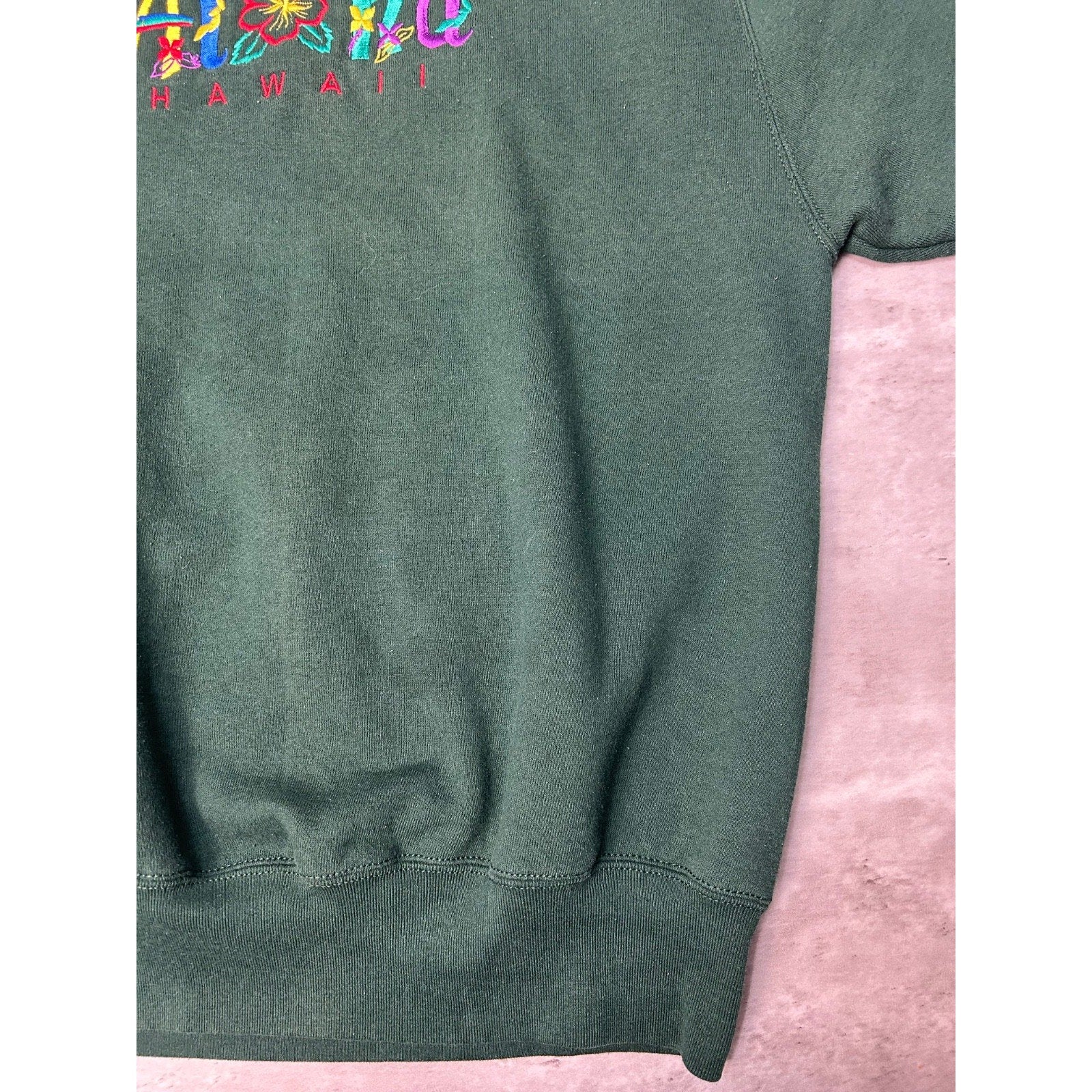 Vintage 90s Aloha Hawaii Embroidered Spellout Destination Sweatshirt Size Large