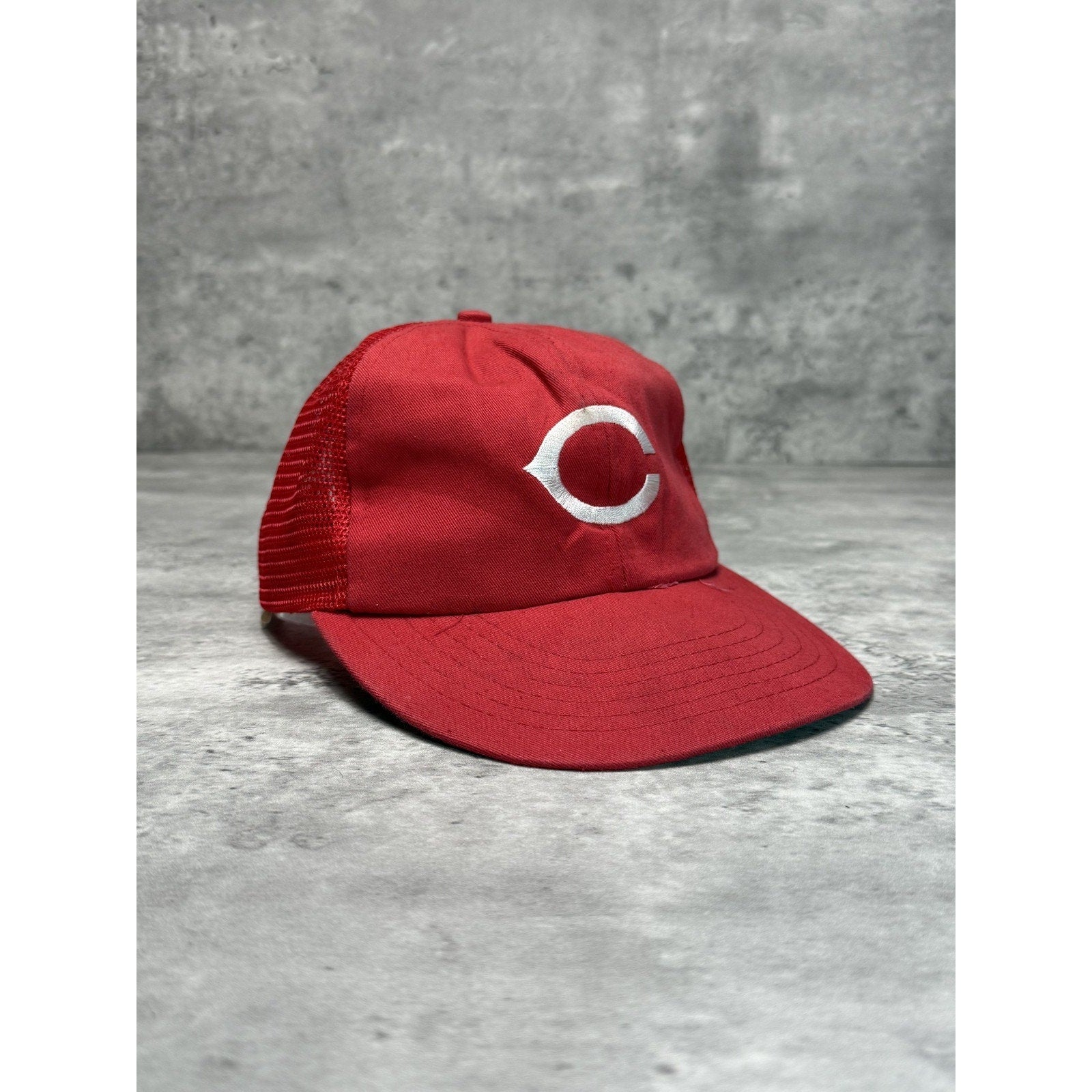 Vintage 90s Cincinnati Reds MLB Embroidered Logo Baseball Snapback Hat OSFA
