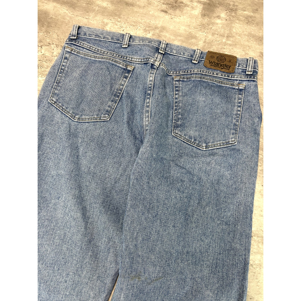 Vintage Wrangler Authentic Jeans Light Wash Denim Pants Size 37W Blue