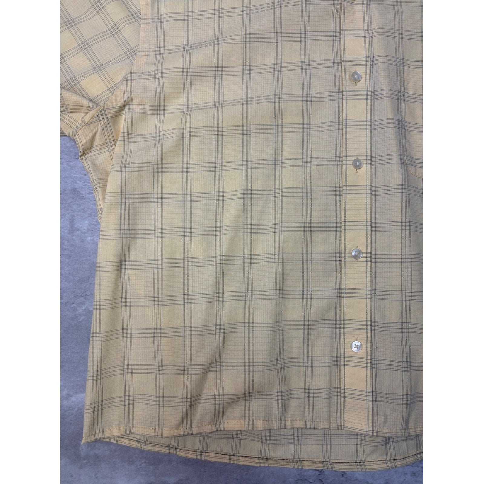 Vintage Van Heusen Plaid Single Pocket Cropped Button Up Shirt Size Large