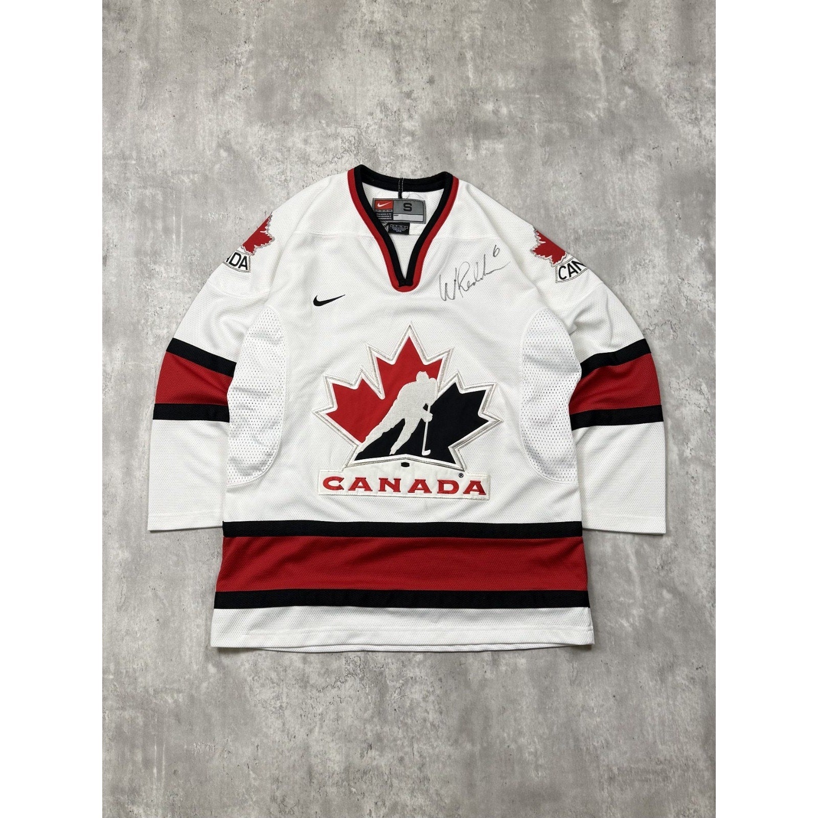 Team Canada NHL Embroidered Nike Hockey Jersey Size Small