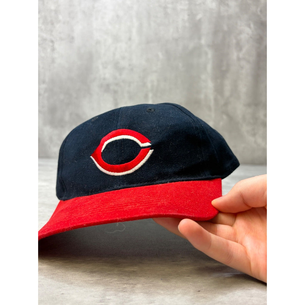 Vintage 90s Cincinnati Reds MLB Embroidered Logo Baseball Snapback Hat OSFA