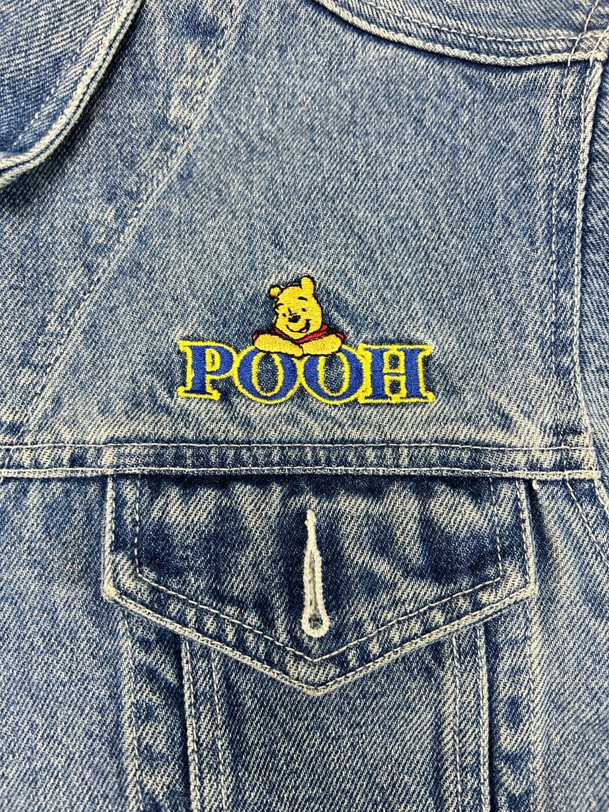 Vintage 90s Disney Winnie The Pooh Medium Wash Denim Trucker Jacket Size Large