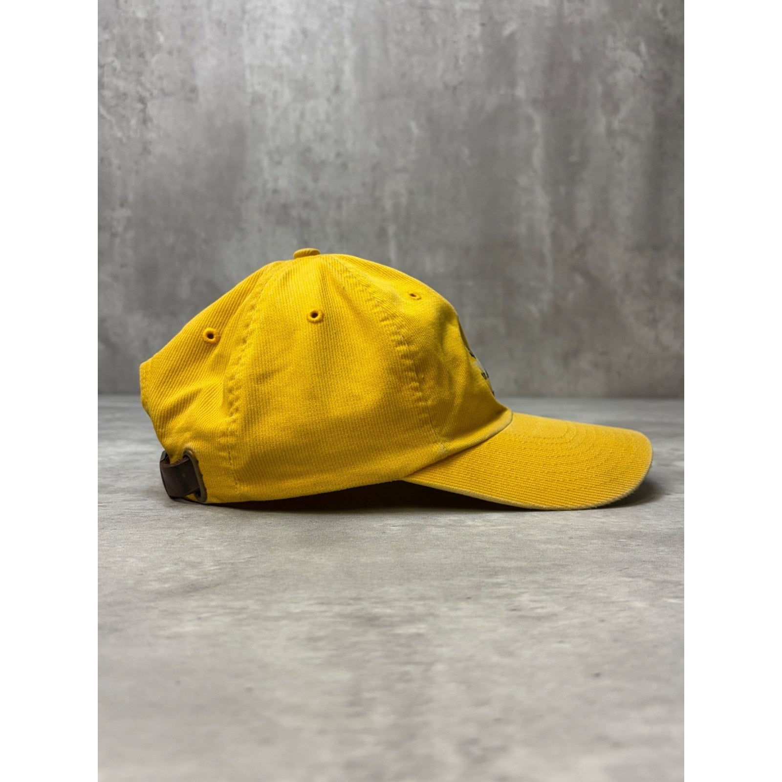 Vintage Nike Spellout Swoosh Star Logo Yellow Strapback Hat OSFA