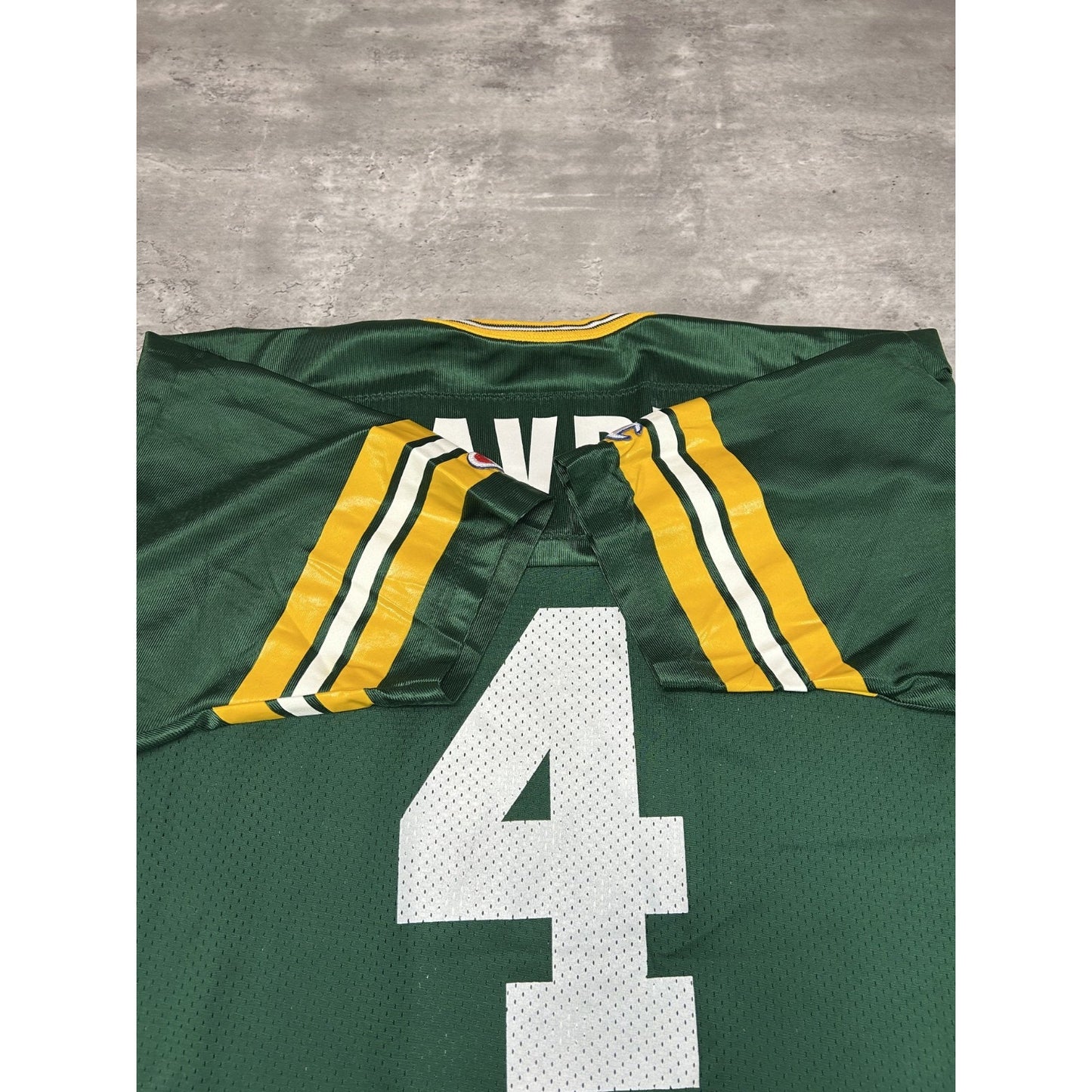 Vintage 90s Brett Favre #4 Green Bay Packers NFL Champion Jersey Size Large