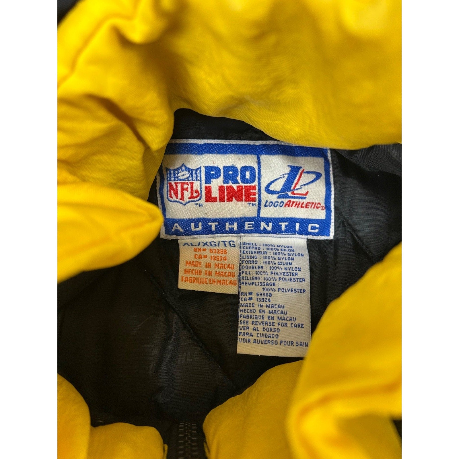 Vintage 90s Pittsbrugh Steelers NFL Embroidered Insulated Jacket Size XL