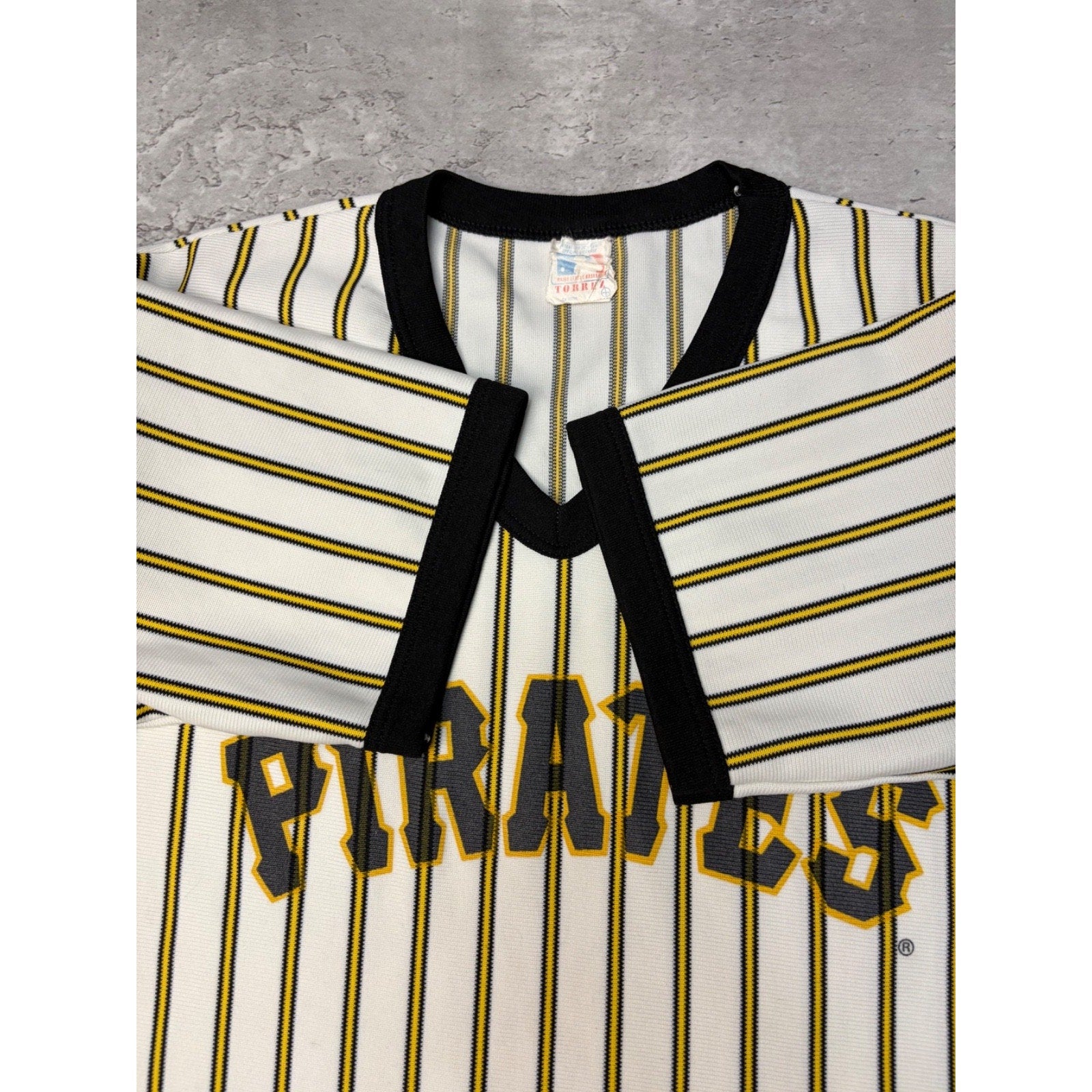 Vintage 80s Pittsburgh Pirates MLB Pinstripe Pullover Baseball Jersey Size Large