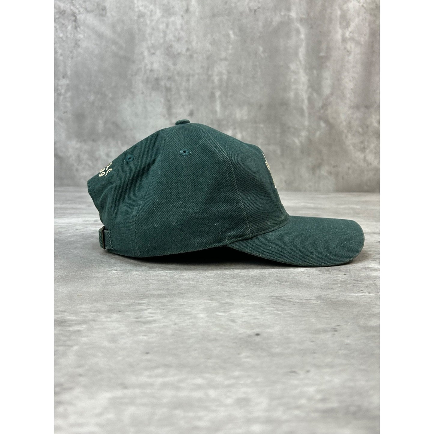 Vintage 90s Notre Dame Fighting Irish NCAA Golf Embroidered Strapback Hat OSFA