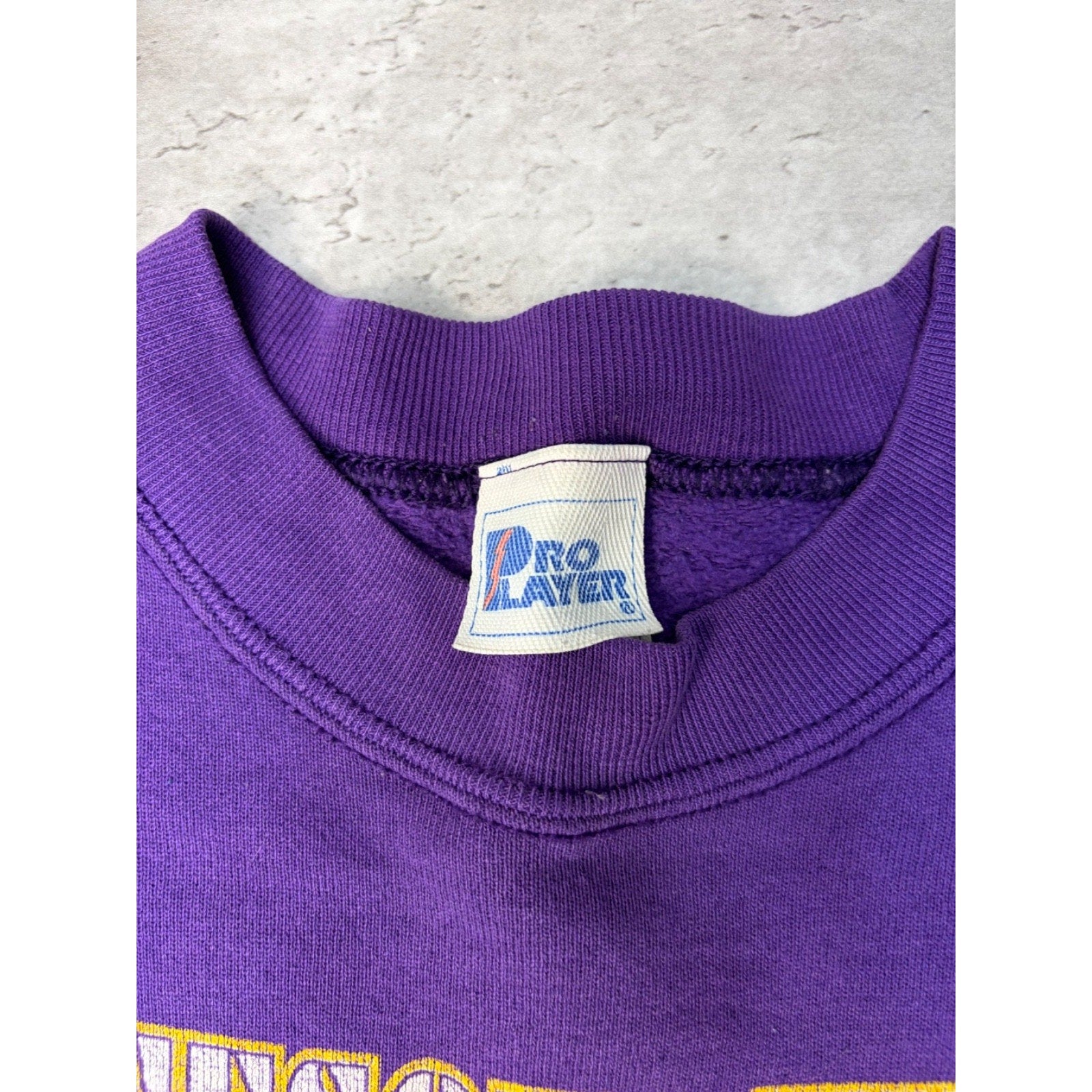 VTG 1995 Minnesota Vikings NFL Helmet Graphic Football Sweatshirt Size Medium