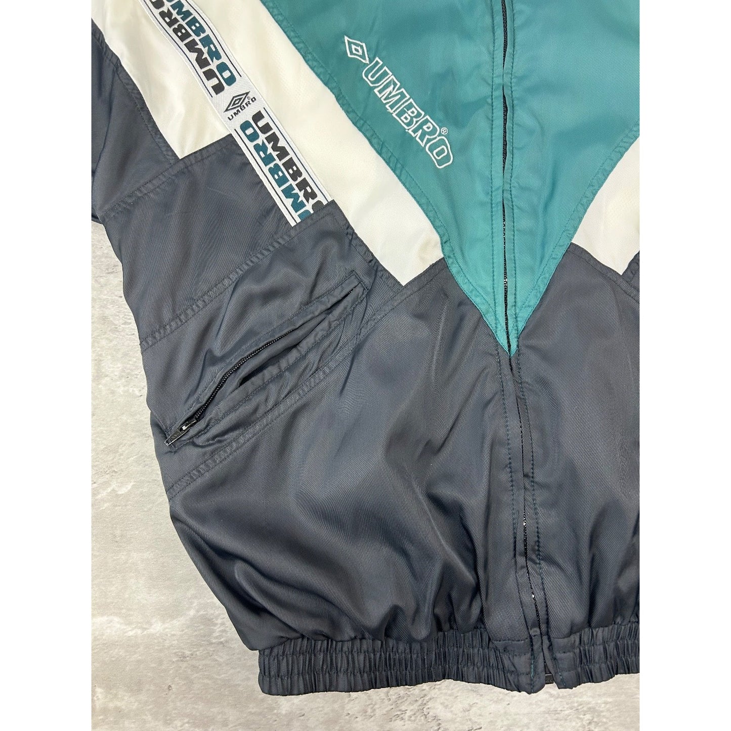 Vintage 90s Umbro Embroidered Logo Full Zip Windbreaker Jacket Size Medium