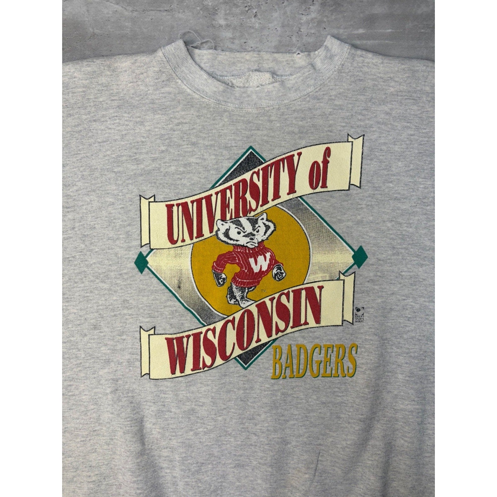 Vintage 90s Wisconsin Badgers NCAA Spellout Logo Graphic Sweatshirt Size XL