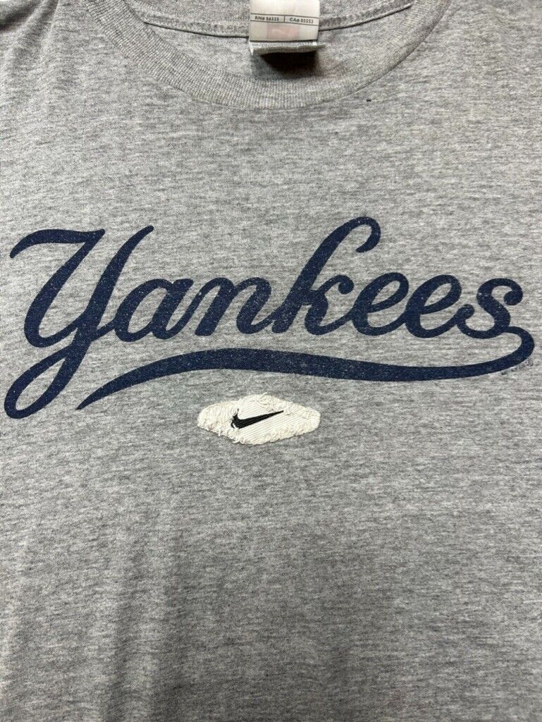 Vintage 2004 New York Yankees MLB Nike Middle Swoosh Graphic T-Shirt Size Large