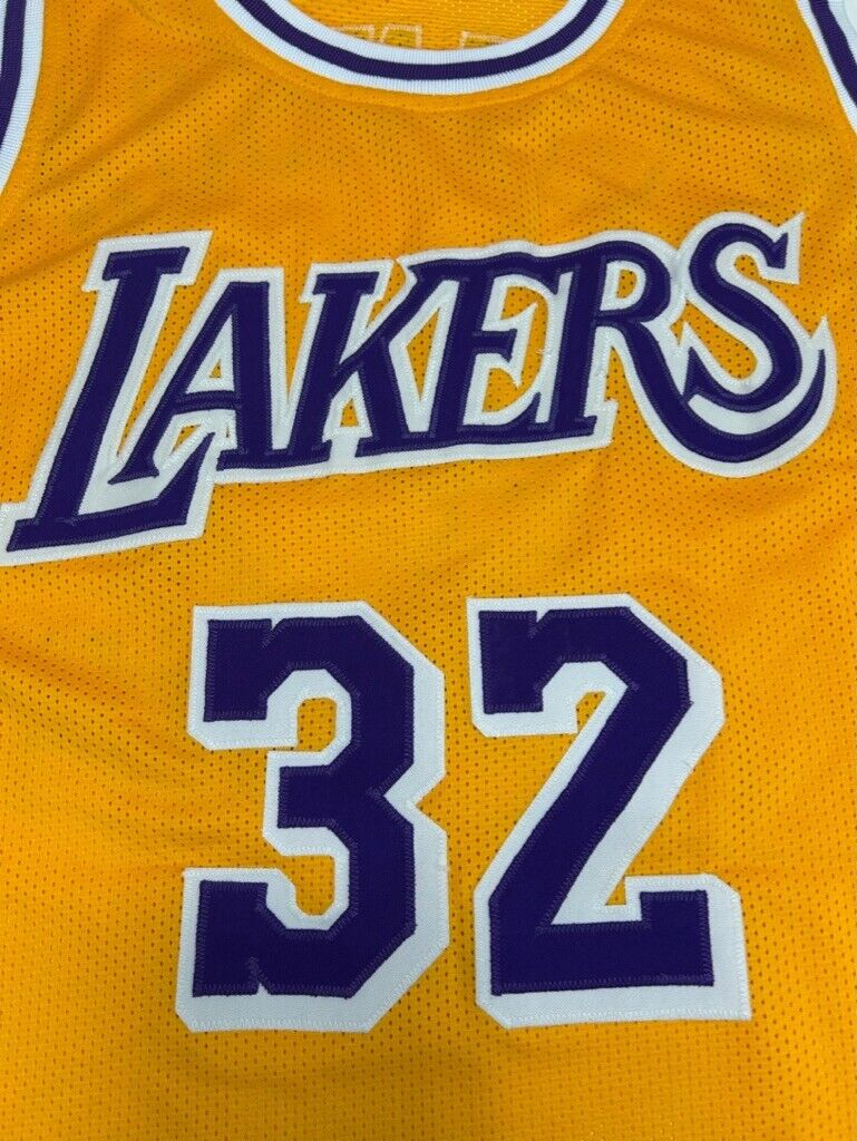 Vintage Magic Johnson #32 Los Angeles Lakers Stitched Jersey Size 2XL Yellow