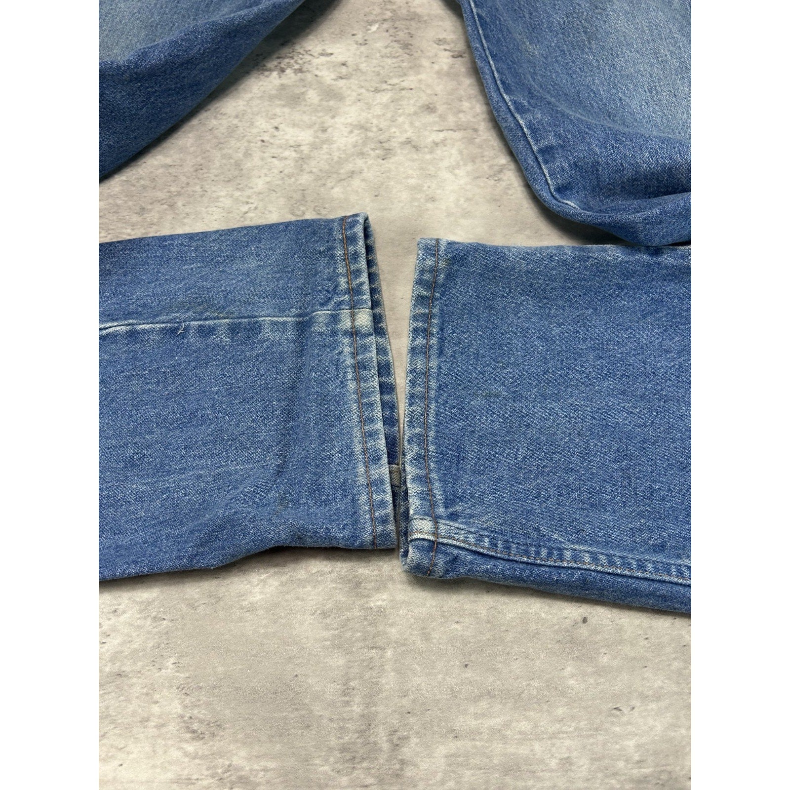 Vintage 70s/80s Wrangler Straight Fit Medium Wash Denim Pants Size 32 Blue