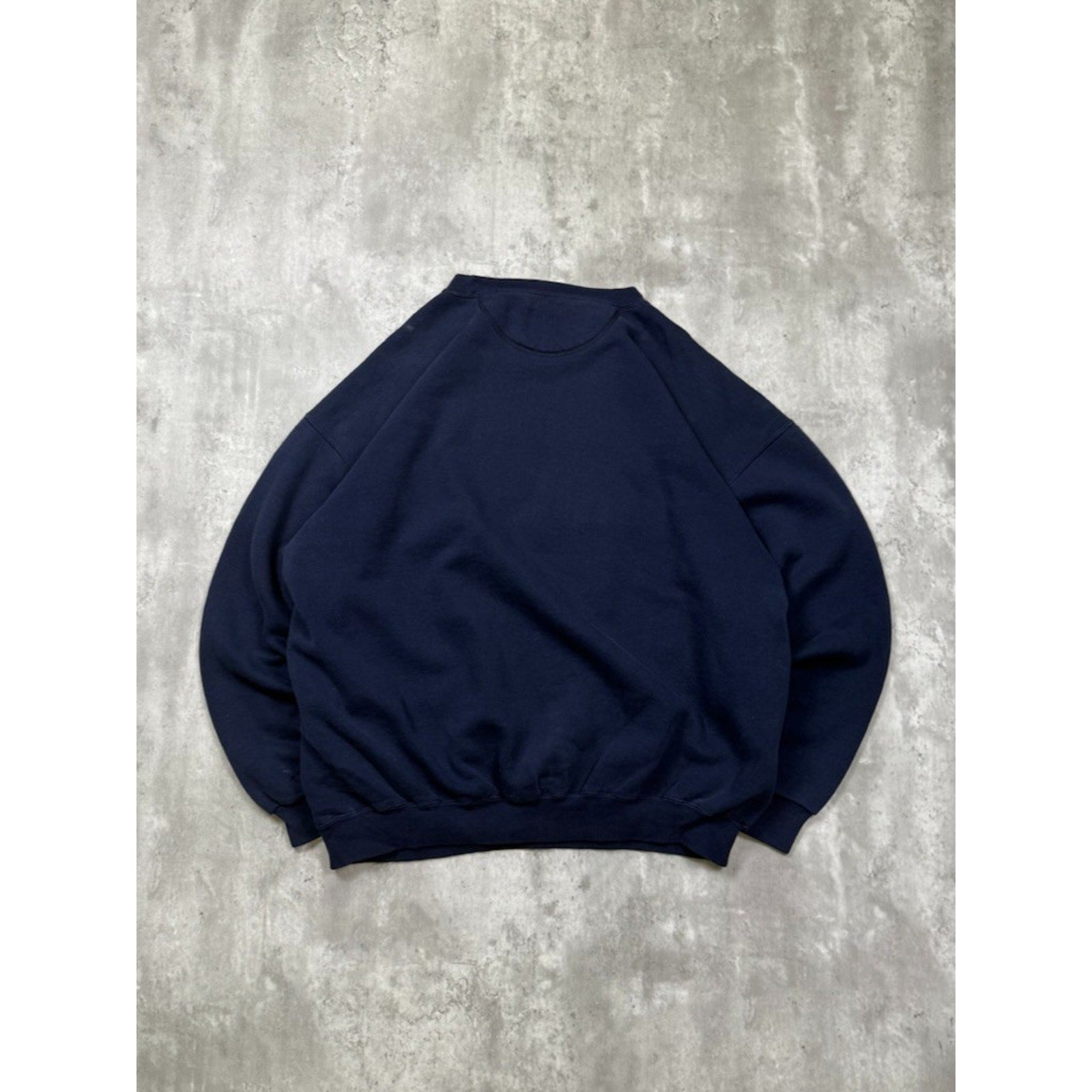 Vintage Notre Dame Fighting Irish Embroidered Spellout Logo Sweatshirt Size XL