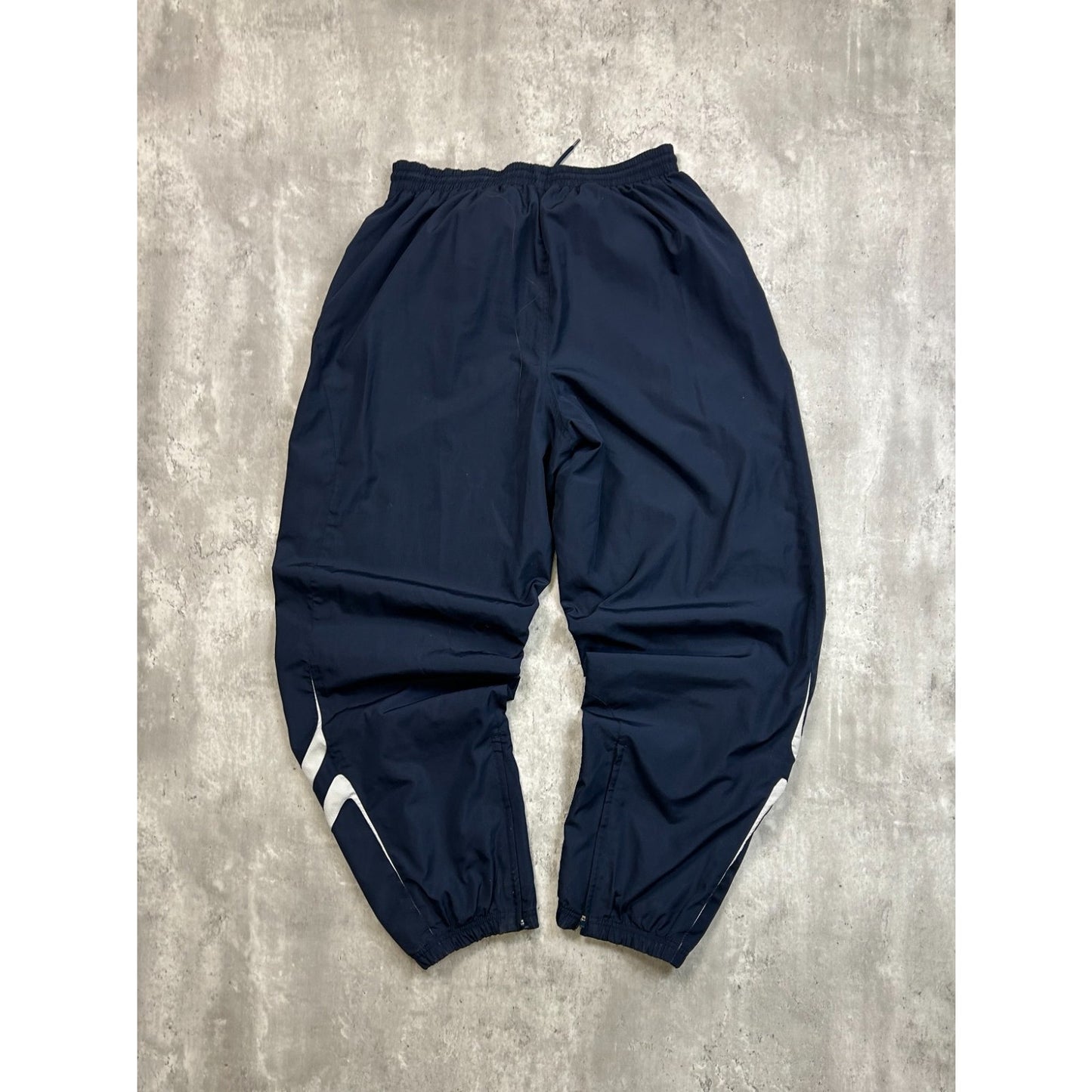 Vintage 90s England Soccer Embroidered Crest Umbro Nylon Track Pants Size XL