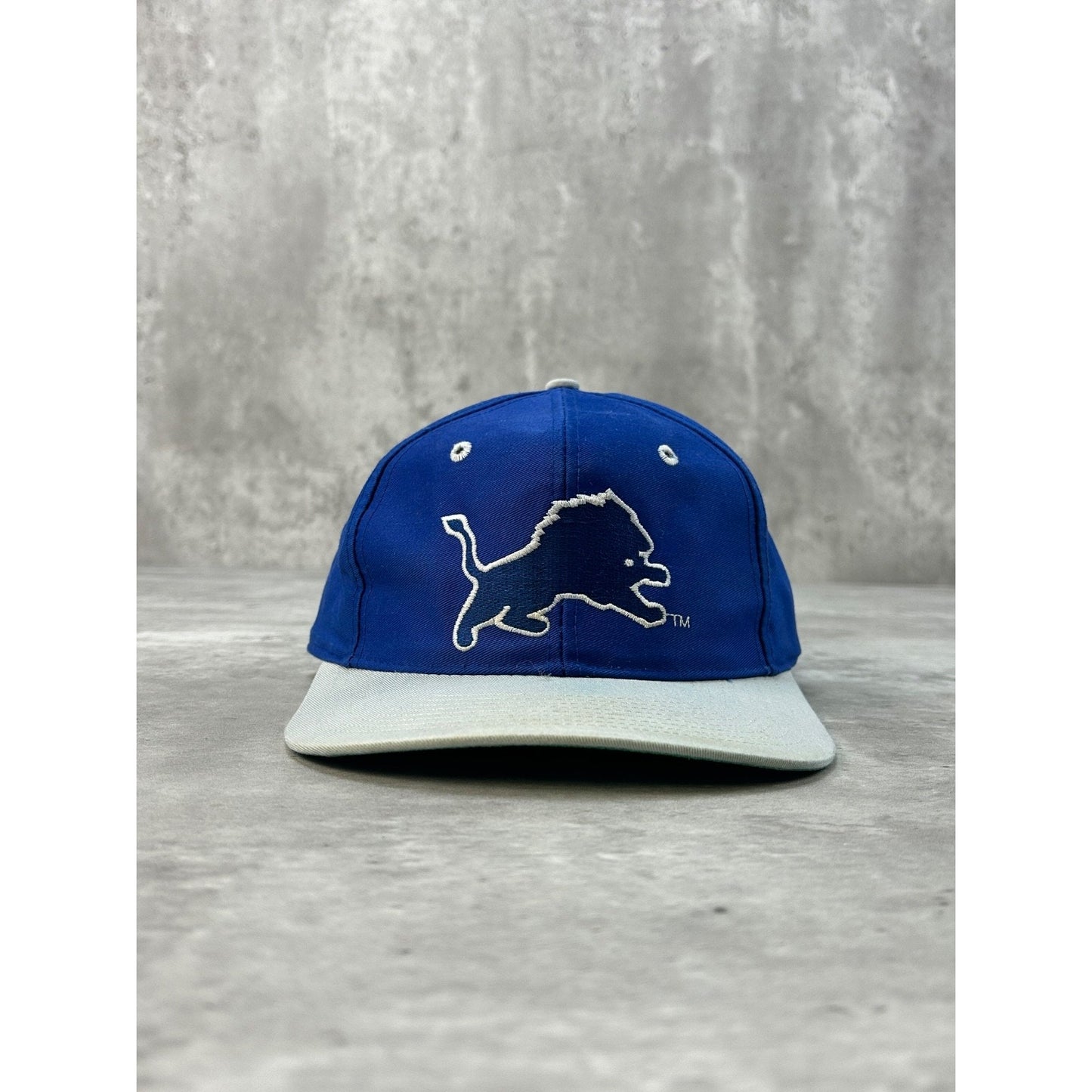 Vintage 90s Detroit Lions NFL Embroidered Logo Football Fitted Hat Size 7 1/4