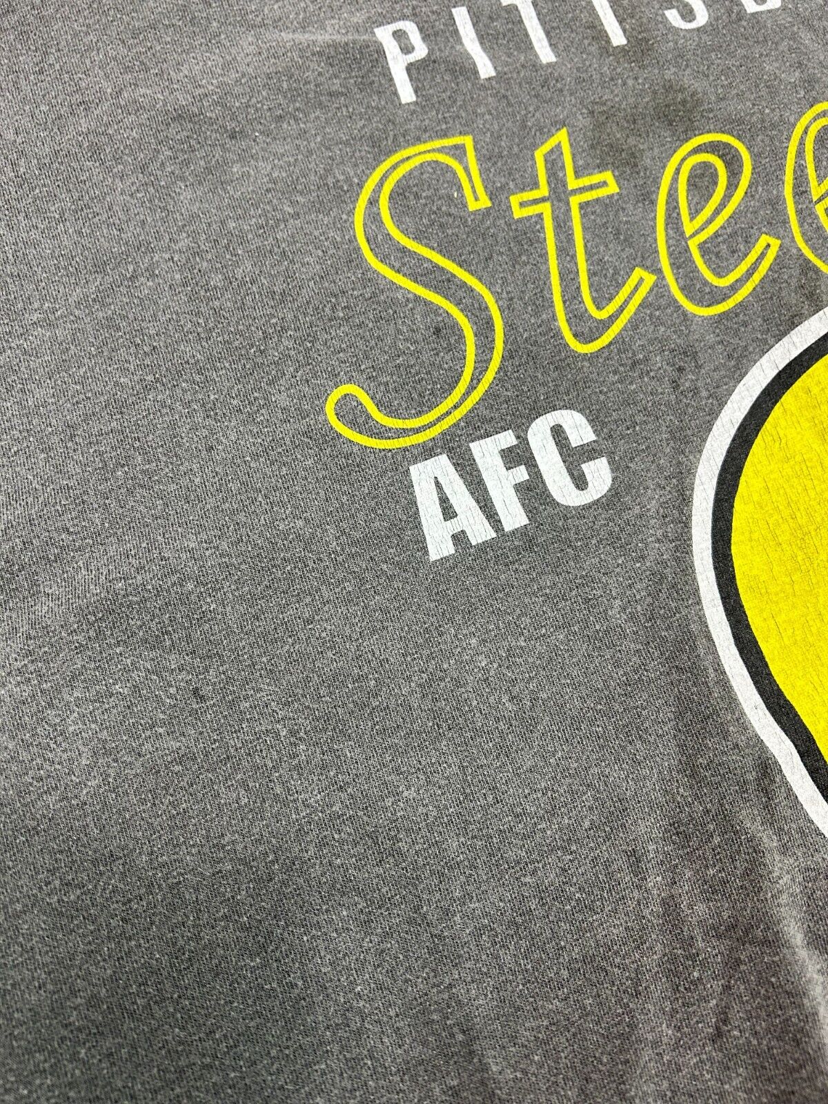 Vintage Pittsburgh Steelers NFL Helmet Graphic Football T-Shirt Size 2XL Gray