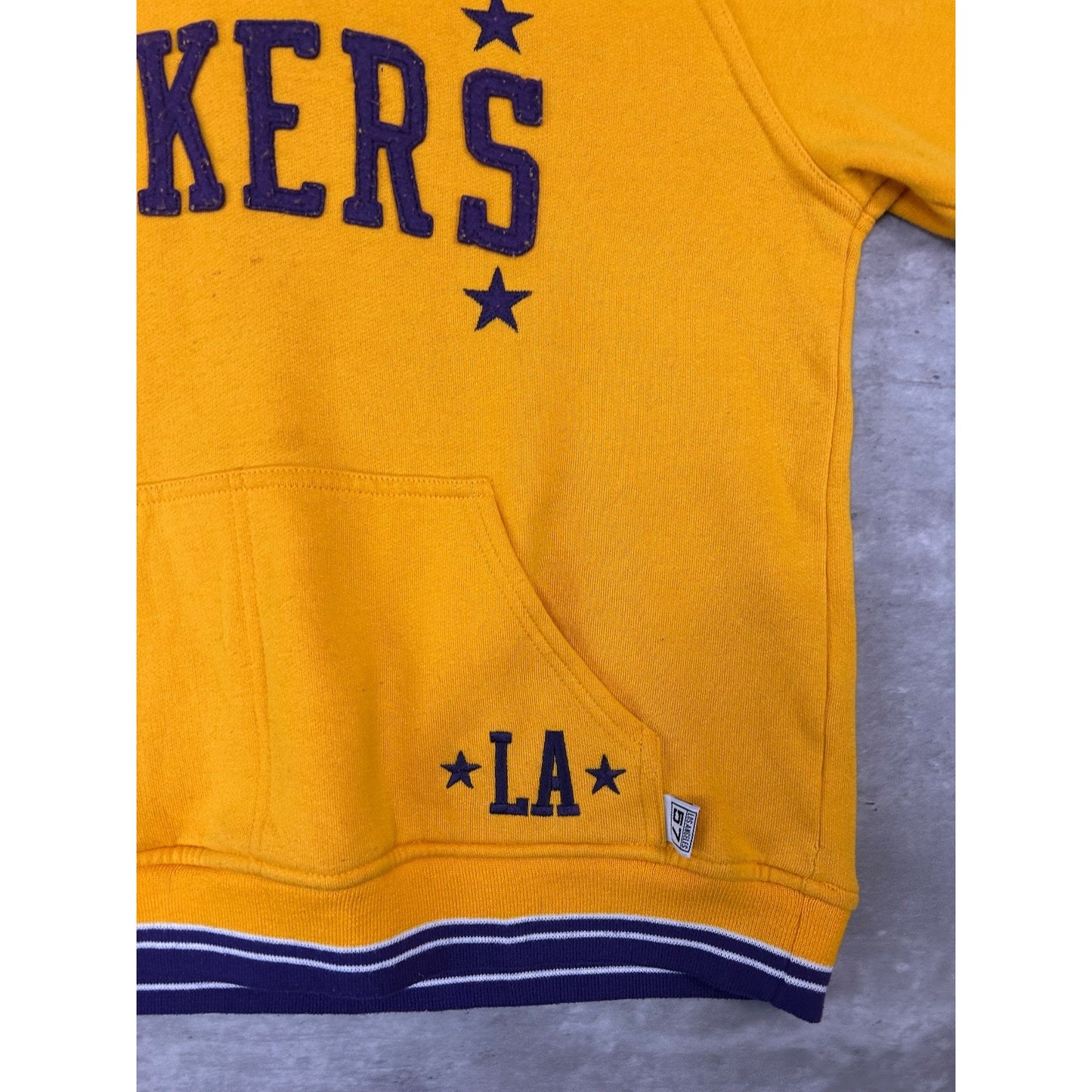 Vintage Los Angeles Lakers NBA Embroidered Nike Middle Swoosh Sweatshirt YOUTH M