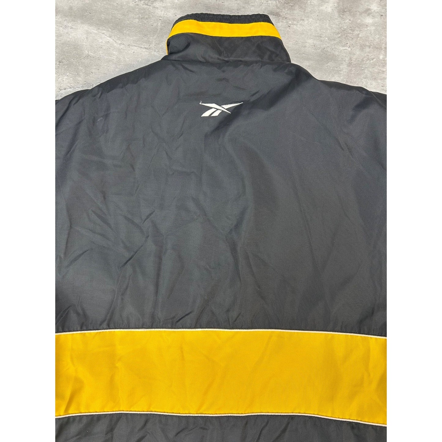 Vintage Iowa Hawkeyes NCAA Embroidered Logo Reversible Jacket Size Large